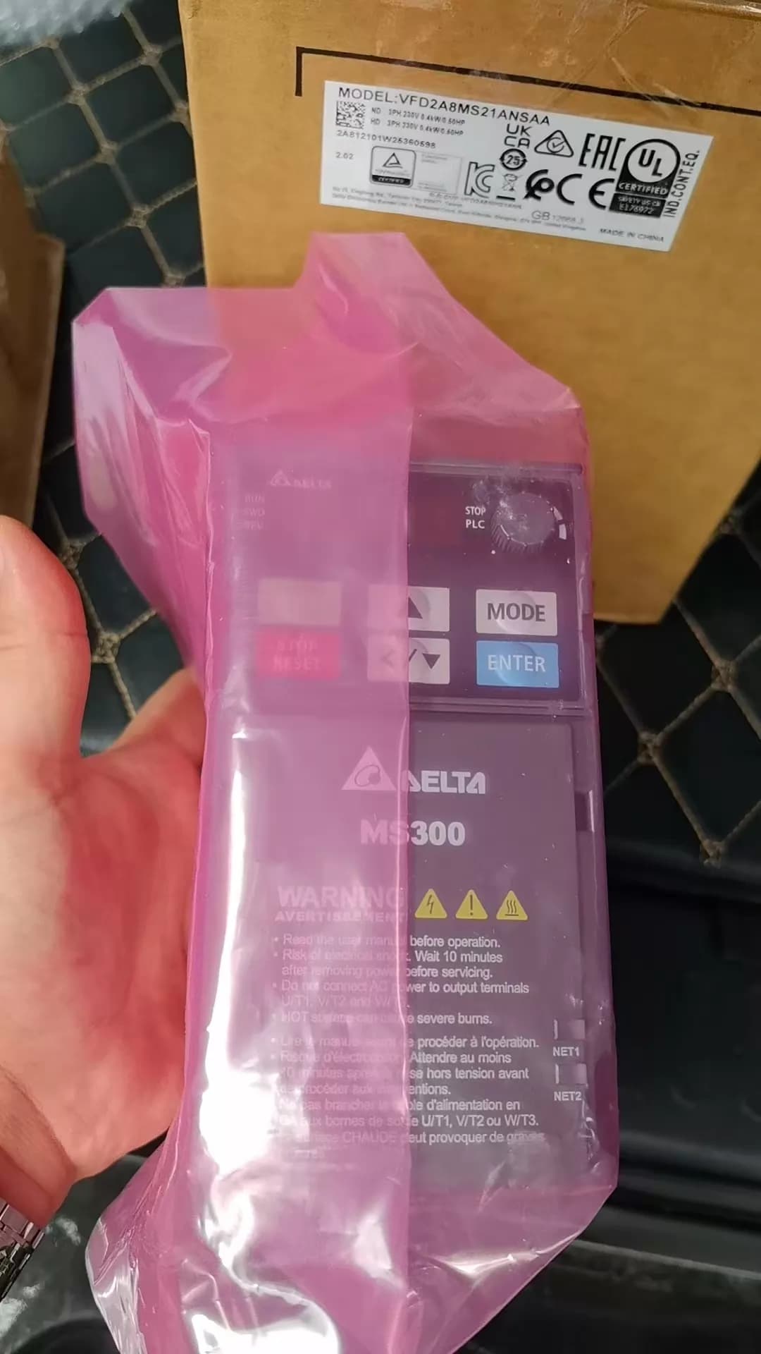 100% nuevo original y genuino Delta 220V 0.4KW VFD2A8MS21ANSAA Convertidores de frecuencia Servomotor