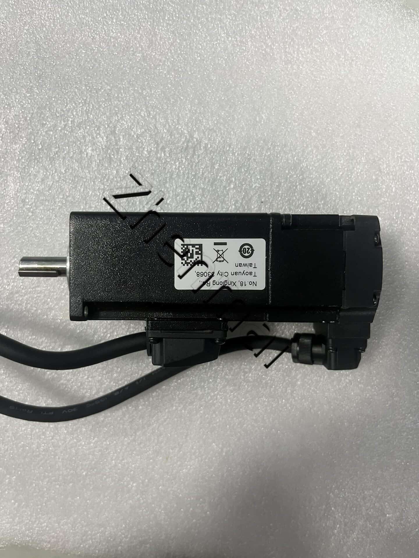 100% nuevo, original y genuino, servomotor Delta ECM-B3L-C20401SS1, convertidores de frecuencia
