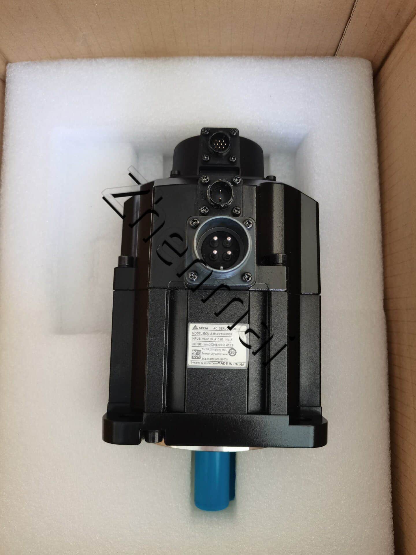 100% nuevo, original y genuino, servomotor Delta ECM-B3M-E21320SS1, convertidores de frecuencia