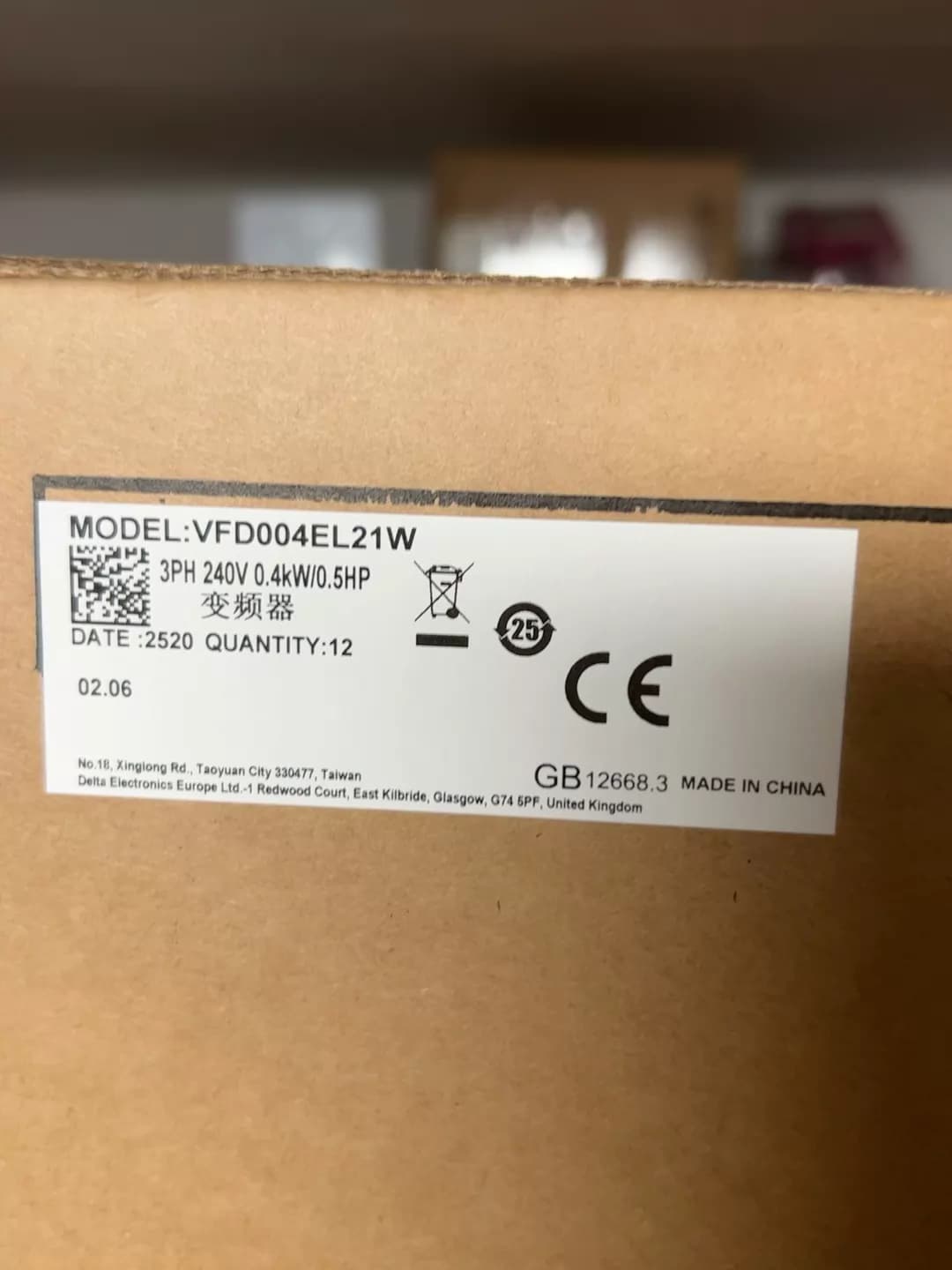 100% nuevo, original y genuino, convertidor de frecuencia Delta VFD004EL21W, servomotor