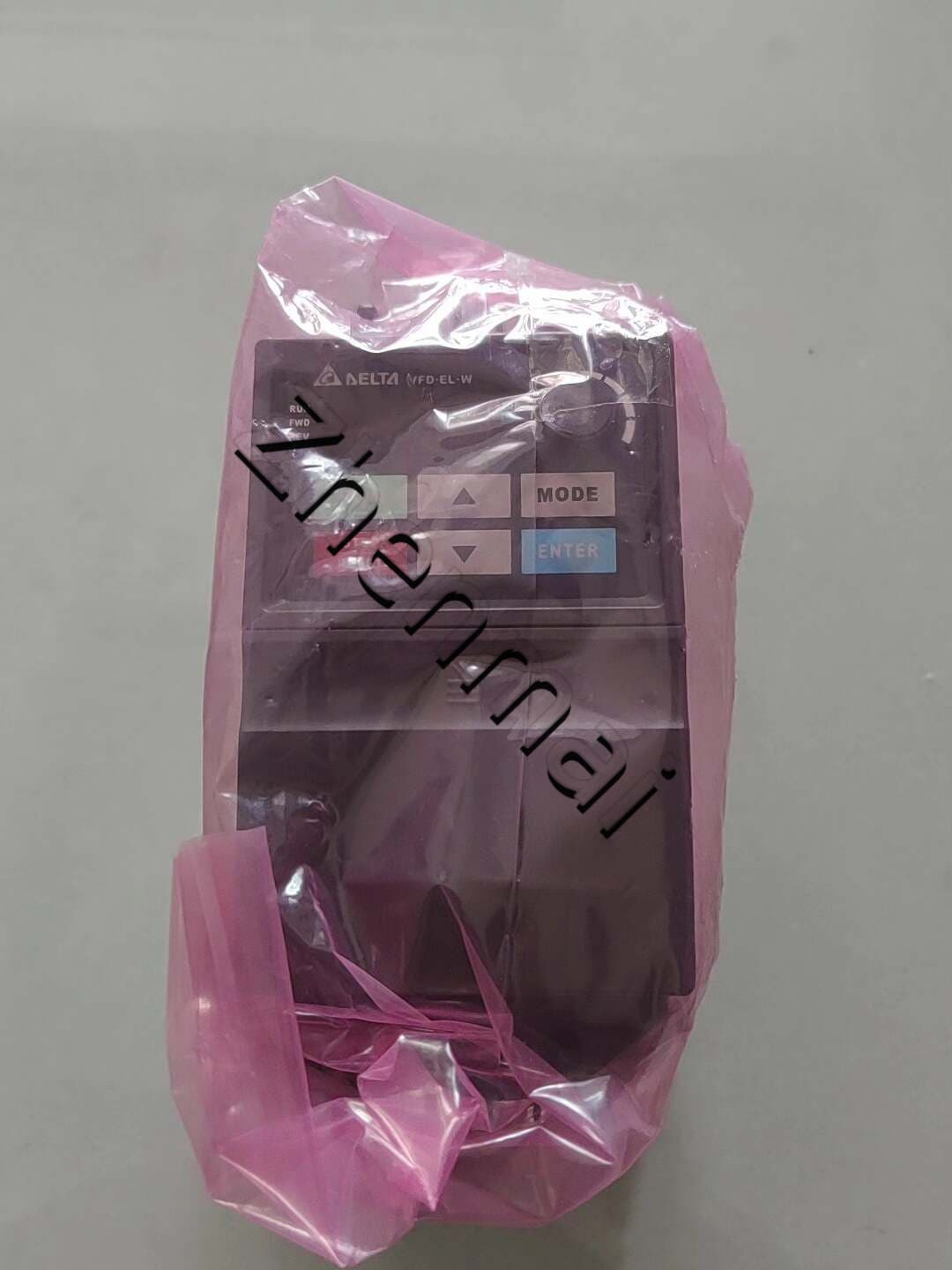 100% nuevo, original y genuino, servomotor Delta VFD007EL43W, convertidores de frecuencia