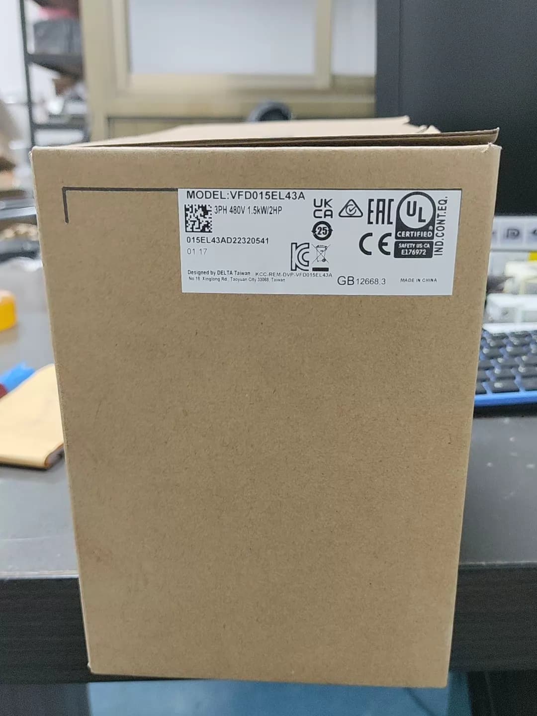 100% nuevo, original y genuino, servomotor Delta VFD015EL43A, convertidores de frecuencia