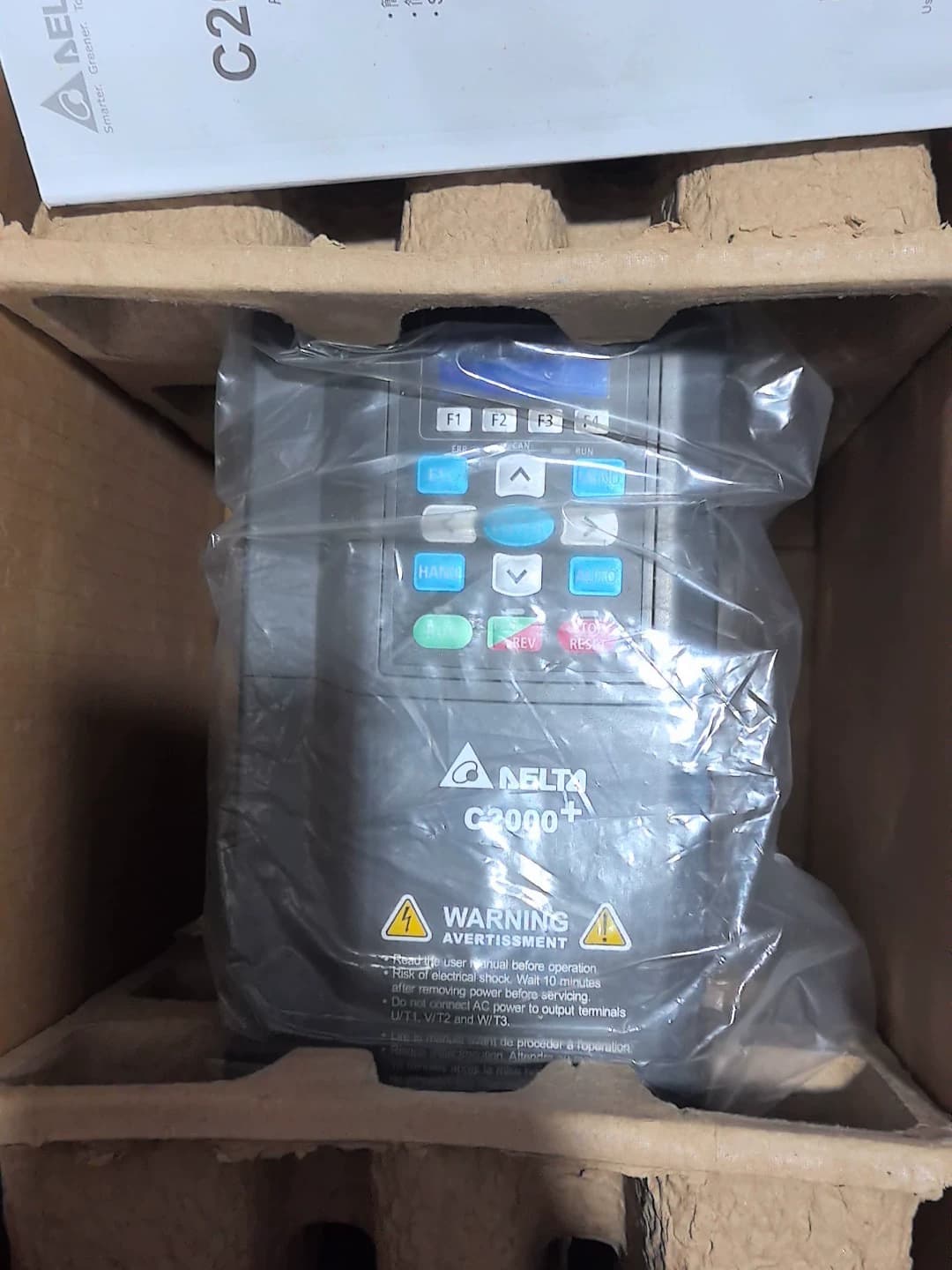 100% nuevo, original y genuino, servomotor Delta VFD022C43A-21, convertidores de frecuencia