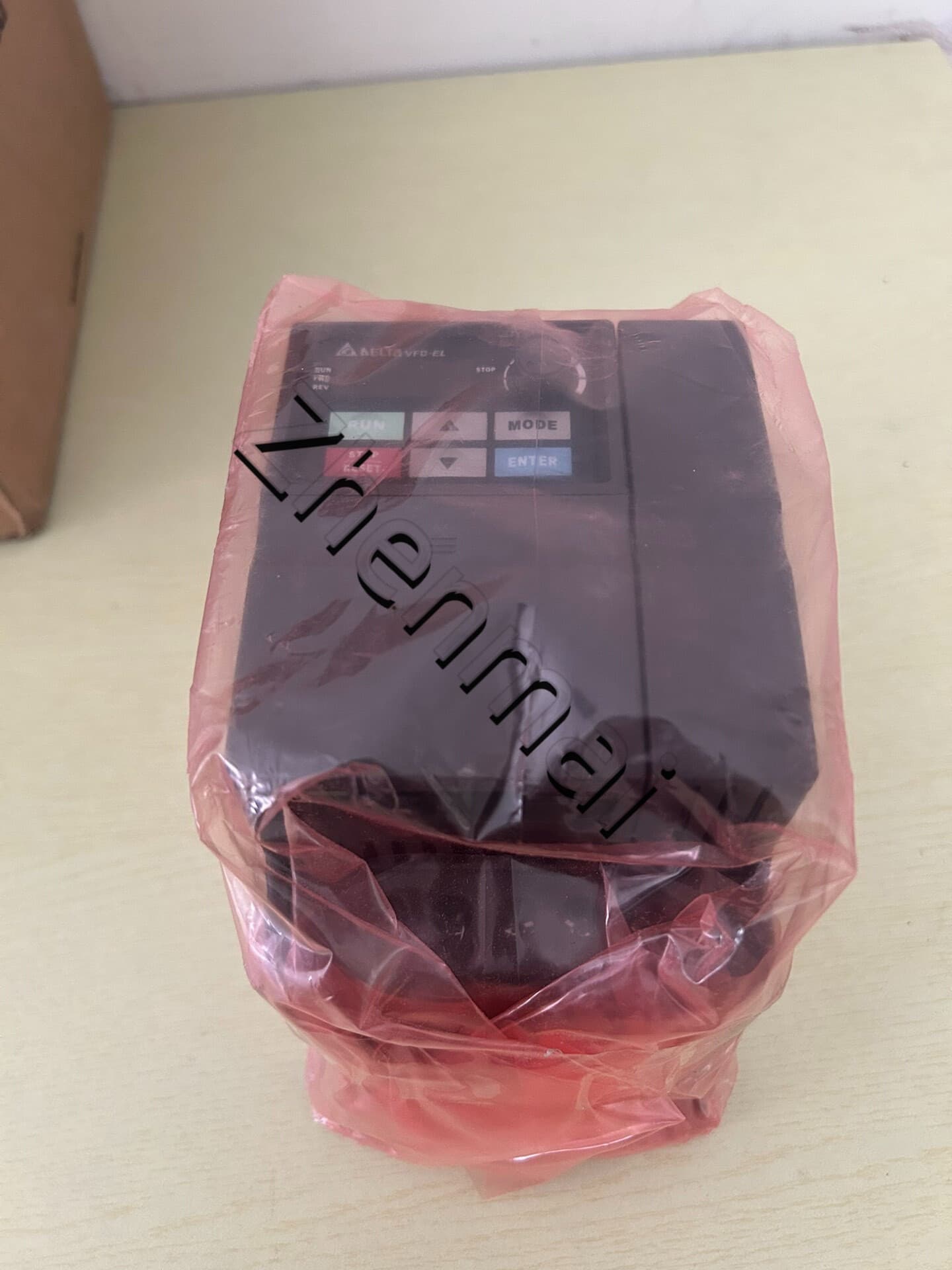 100% nuevo, original y genuino, convertidor de frecuencia Delta VFD022EL43A, servomotor