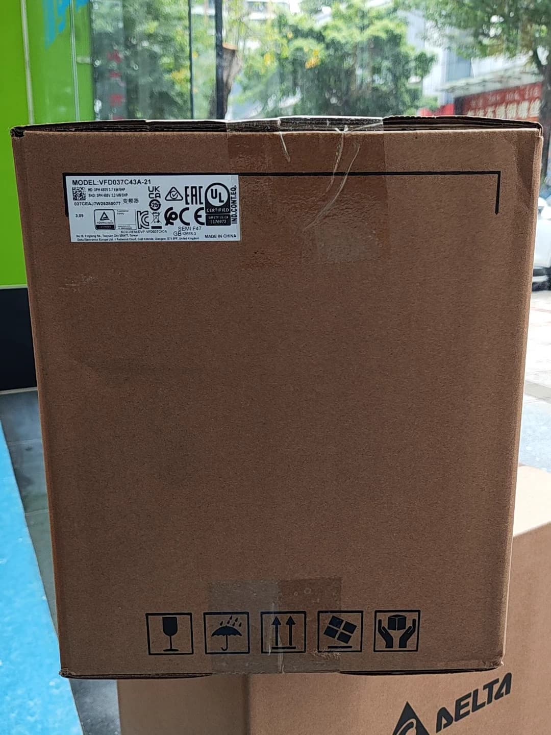 100% nuevo, original y genuino, servomotor Delta VFD037C43A-21, convertidores de frecuencia