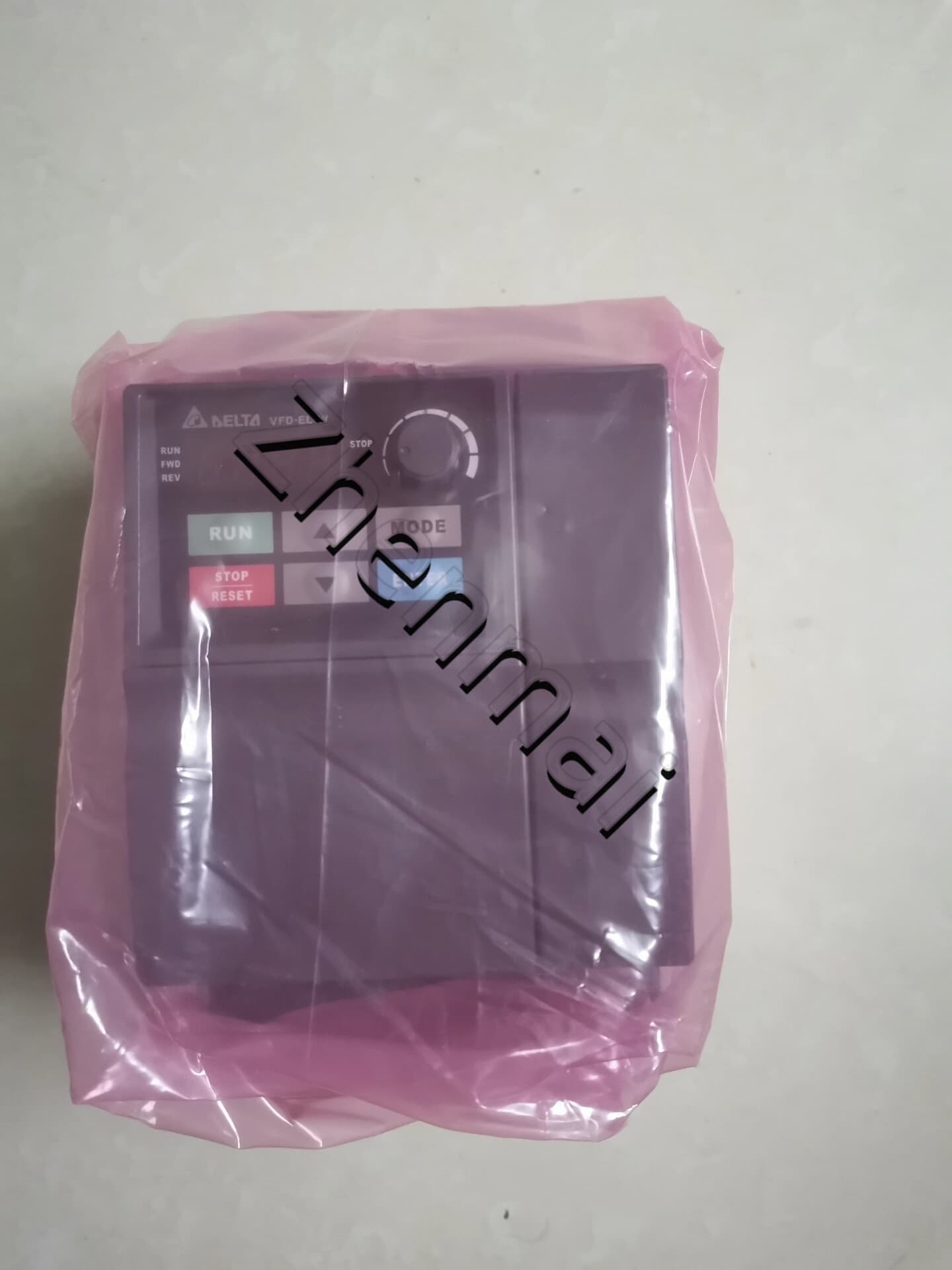 100% nuevo, original y genuino, servomotor Delta VFD040EL43W, convertidores de frecuencia