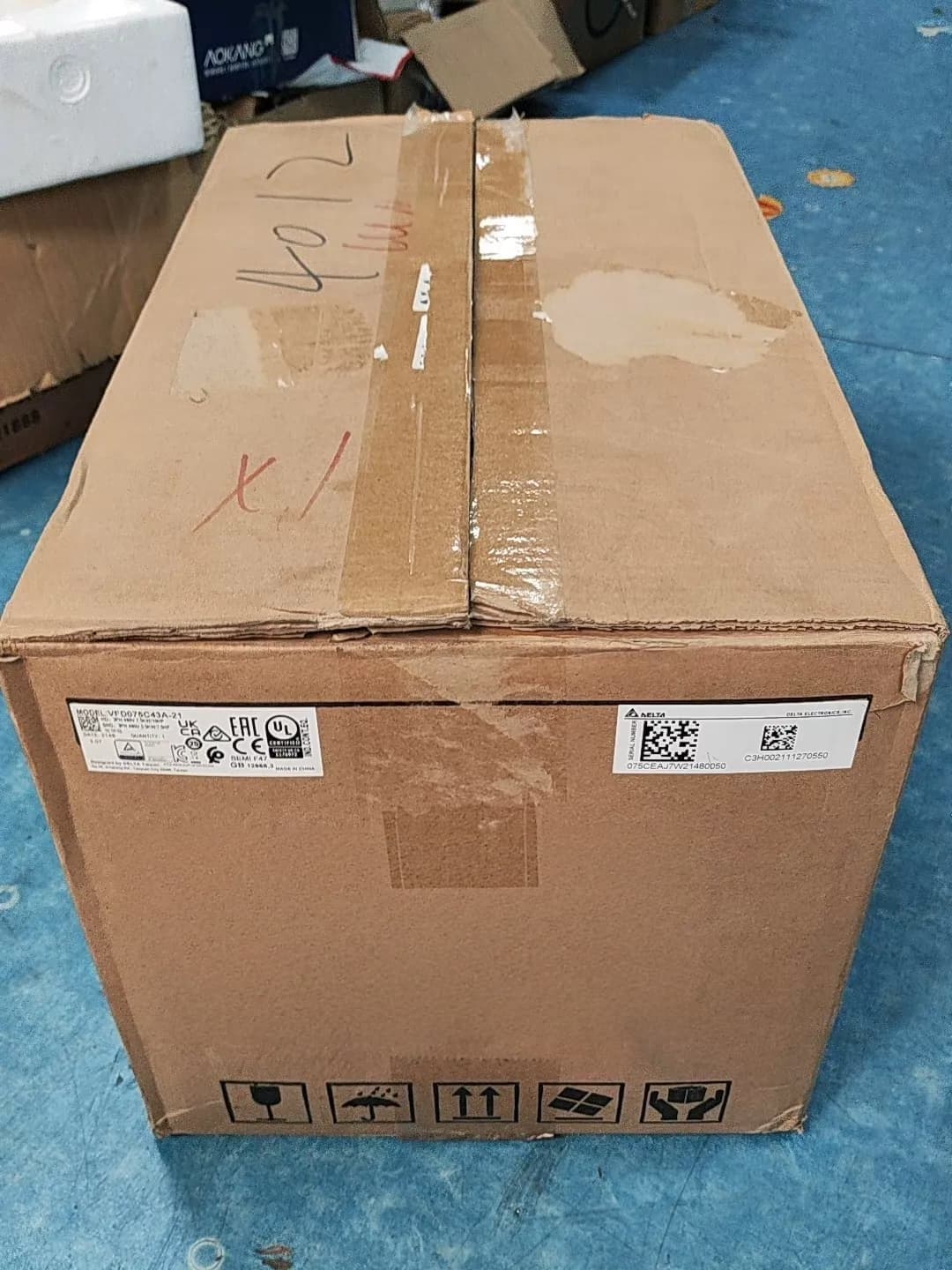 100% nuevo, original y genuino, servomotor Delta VFD075C43A-21, convertidores de frecuencia