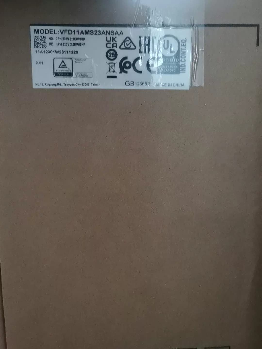 100% nuevo, original y genuino Delta VFD11AMS23ANSAA 2.2KW, convertidores de frecuencia trifásicos de 220V, servomotor