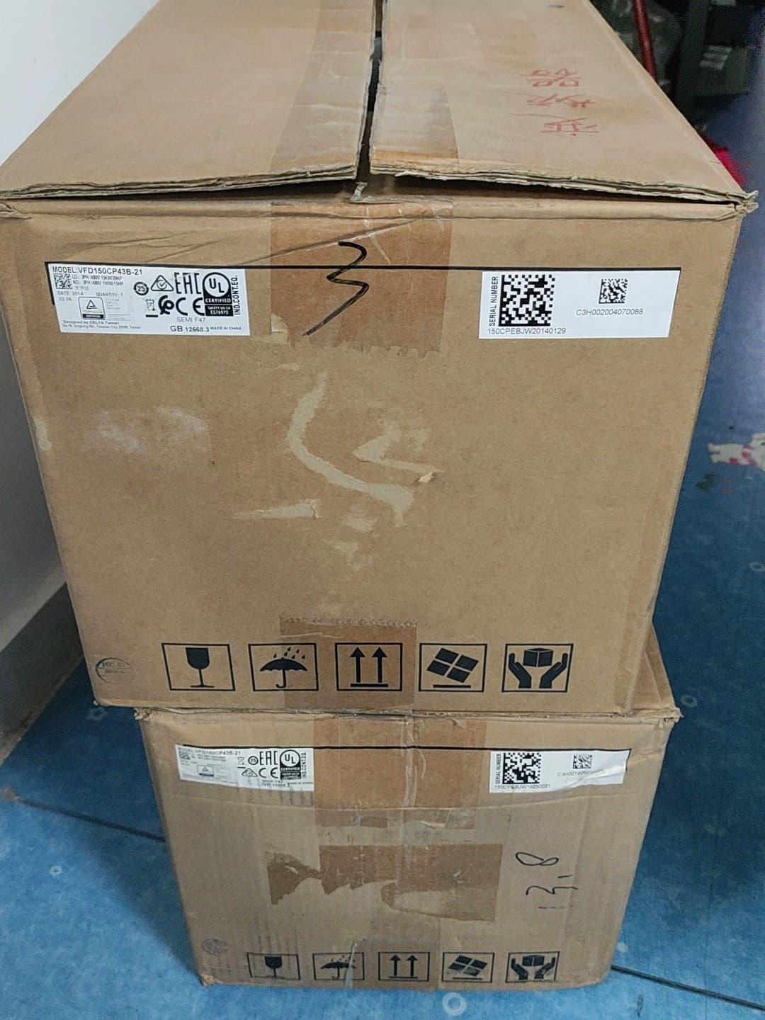 100% nuevo, original y genuino Delta VFD150CP43B-21 380V15KW Convertidores de frecuencia Servomotor