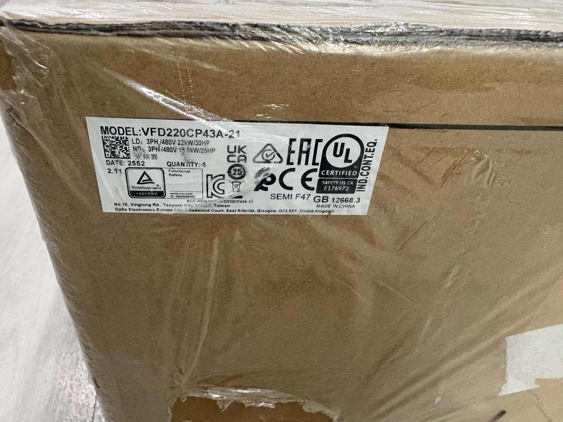 100% nuevo, original y genuino Delta VFD220CP43A-21 380V22KW Convertidores de frecuencia Servomotor