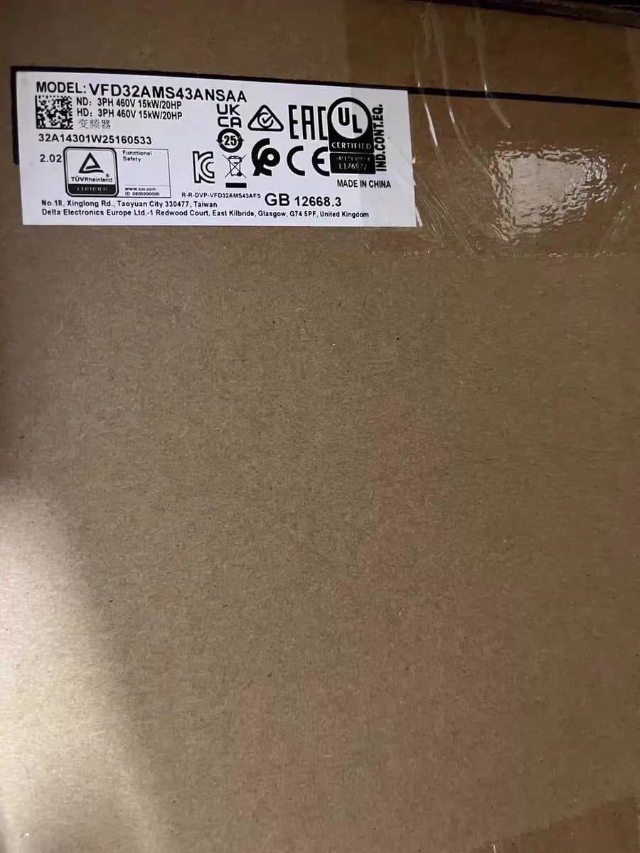 100% nuevo original y genuino Delta VFD32AMS43ANSAA 380V/15KW Convertidores de frecuencia Servomotor