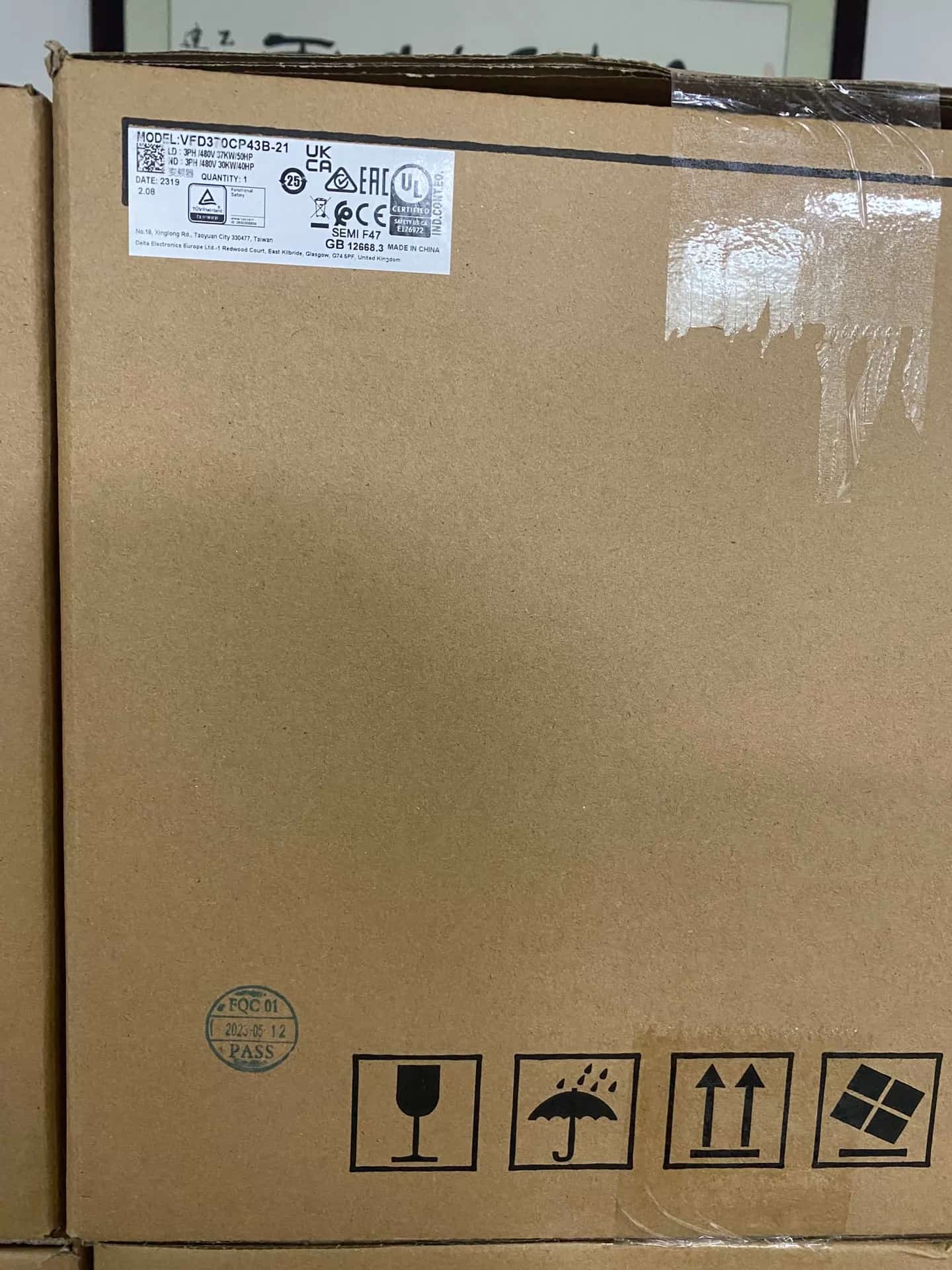 100% nuevo, original y genuino Delta VFD370CP43B-21 380V37KW Convertidores de frecuencia Servomotor