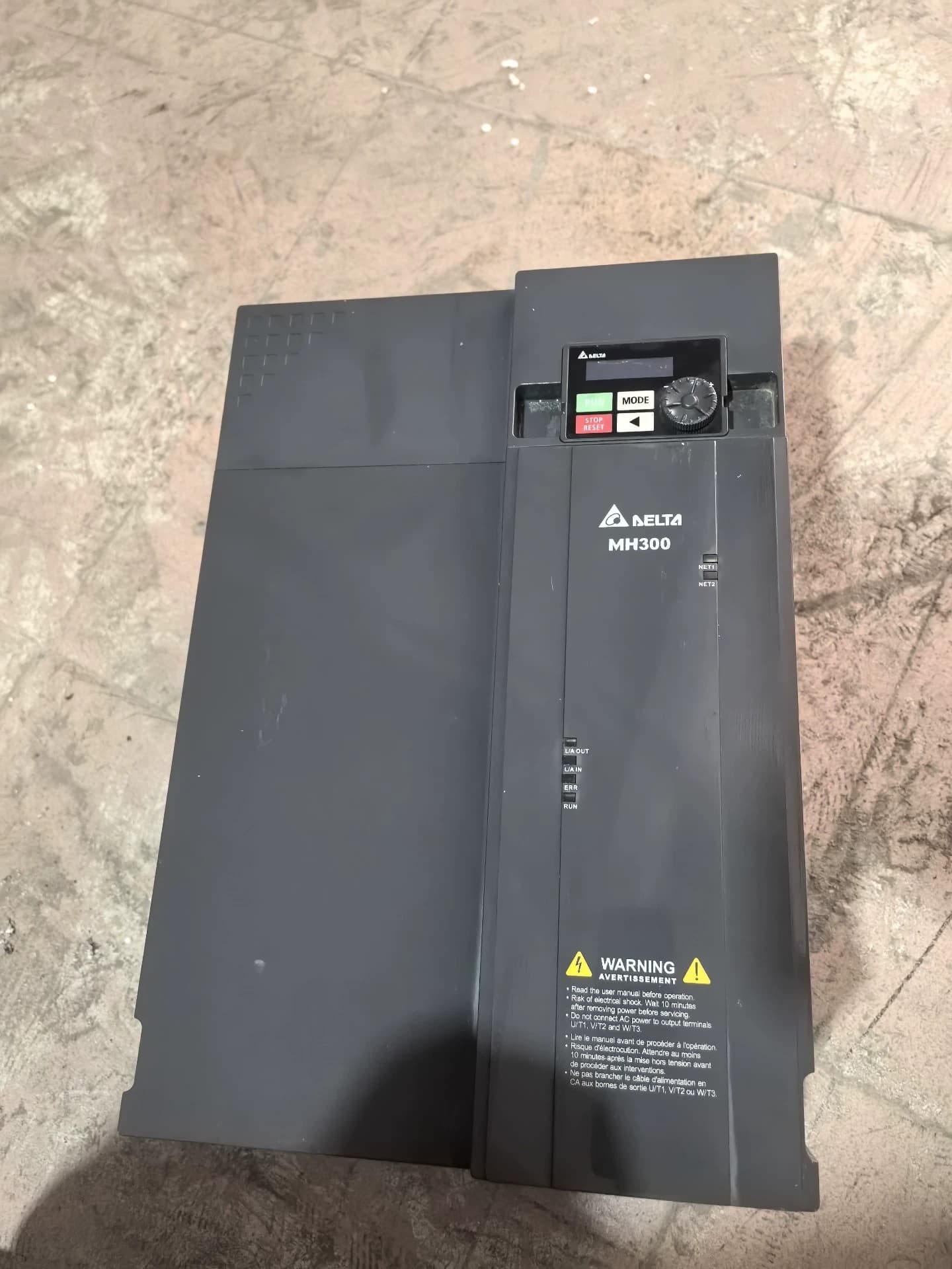 100% nuevo, original y genuino Delta VFD60AMH43ANSAA(30KW), convertidores de frecuencia, servomotor