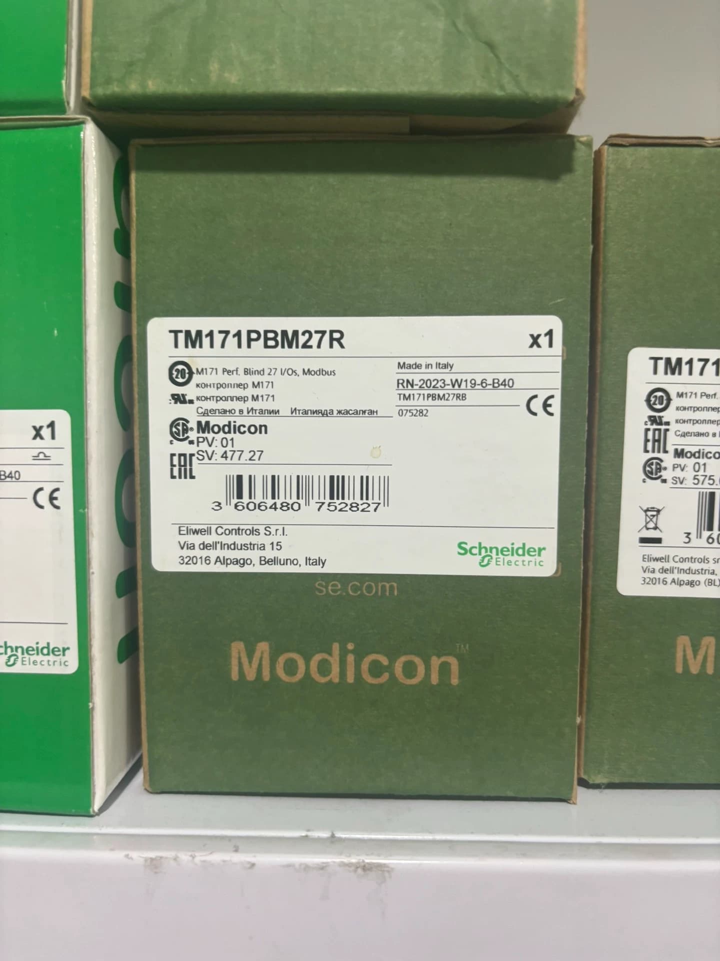 Convertidores de frecuencia, disyuntores, contactores y dispositivos de protección 100% nuevos, originales y genuinos Schneider TM171PBM27R