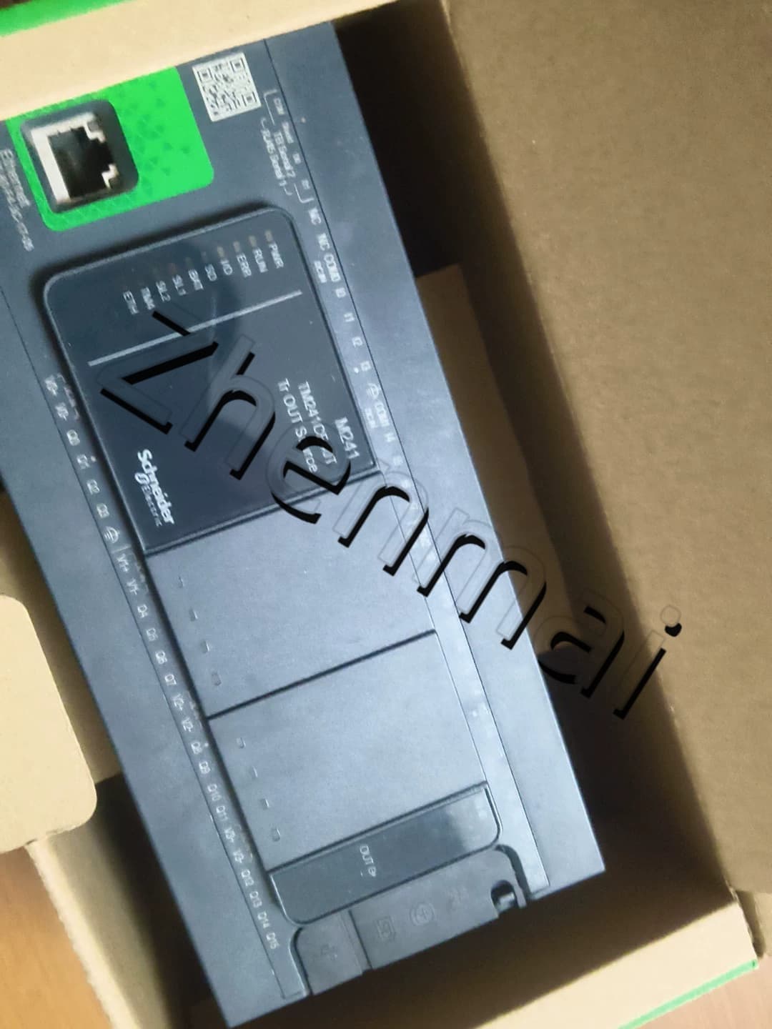 Convertidores de frecuencia, disyuntores, contactores y dispositivos de protección Schneider TM241CE40R 100% nuevos, originales y genuinos