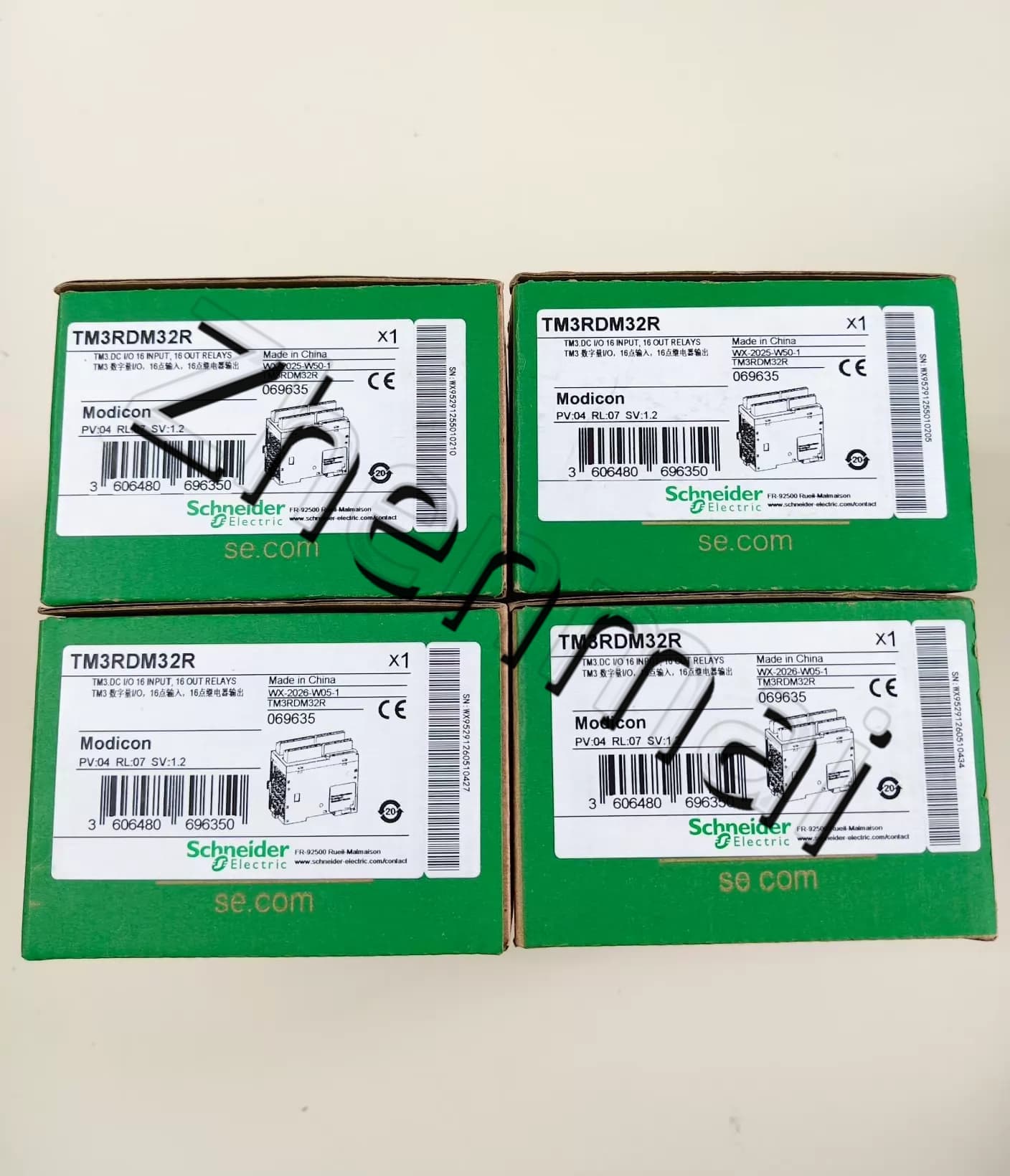 Convertidores de frecuencia, disyuntores, contactores, dispositivos de protección 100% nuevos, originales y genuinos Schneider TM3RDM32R