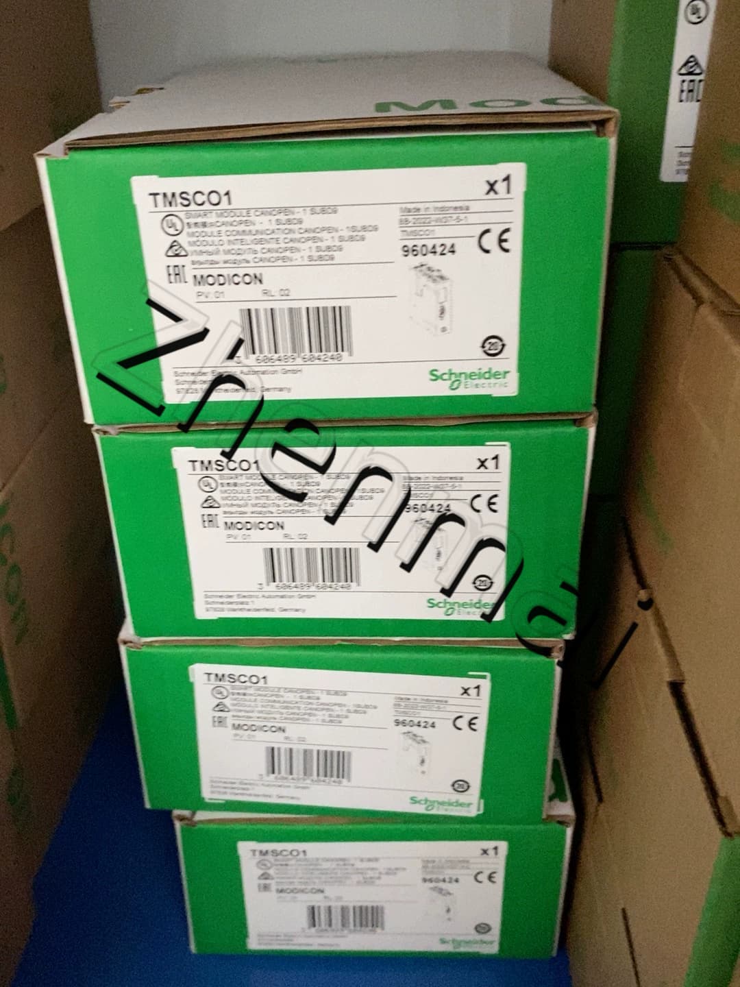 Convertidores de frecuencia, disyuntores, contactores y dispositivos de protección Schneider TMSCO1 100% nuevos, originales y genuinos