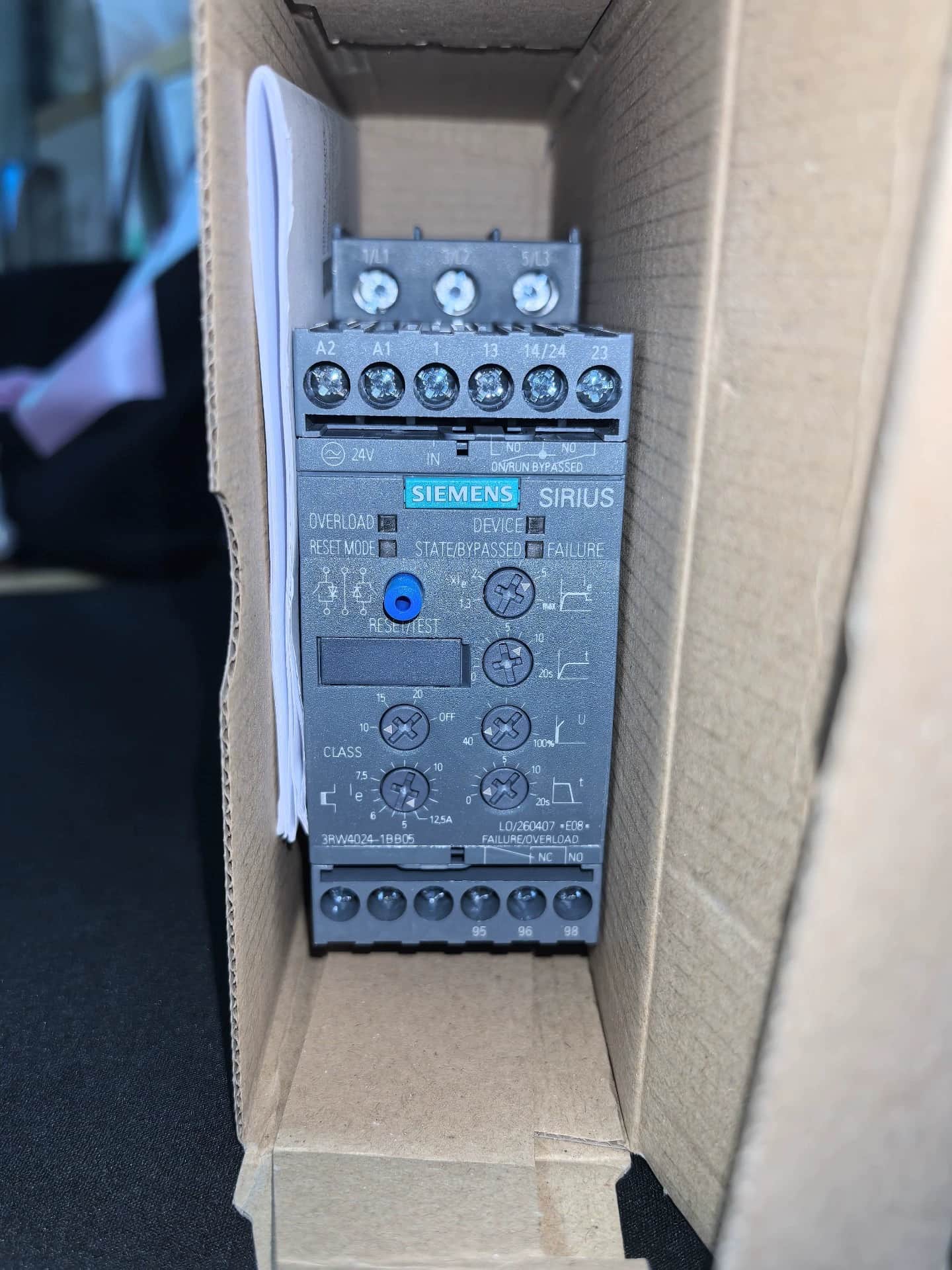 Arrancador suave Siemens 3RW4024-1BB05 nuevo, genuino y directo de fábrica ARRANCADOR SUAVE SIRIUS