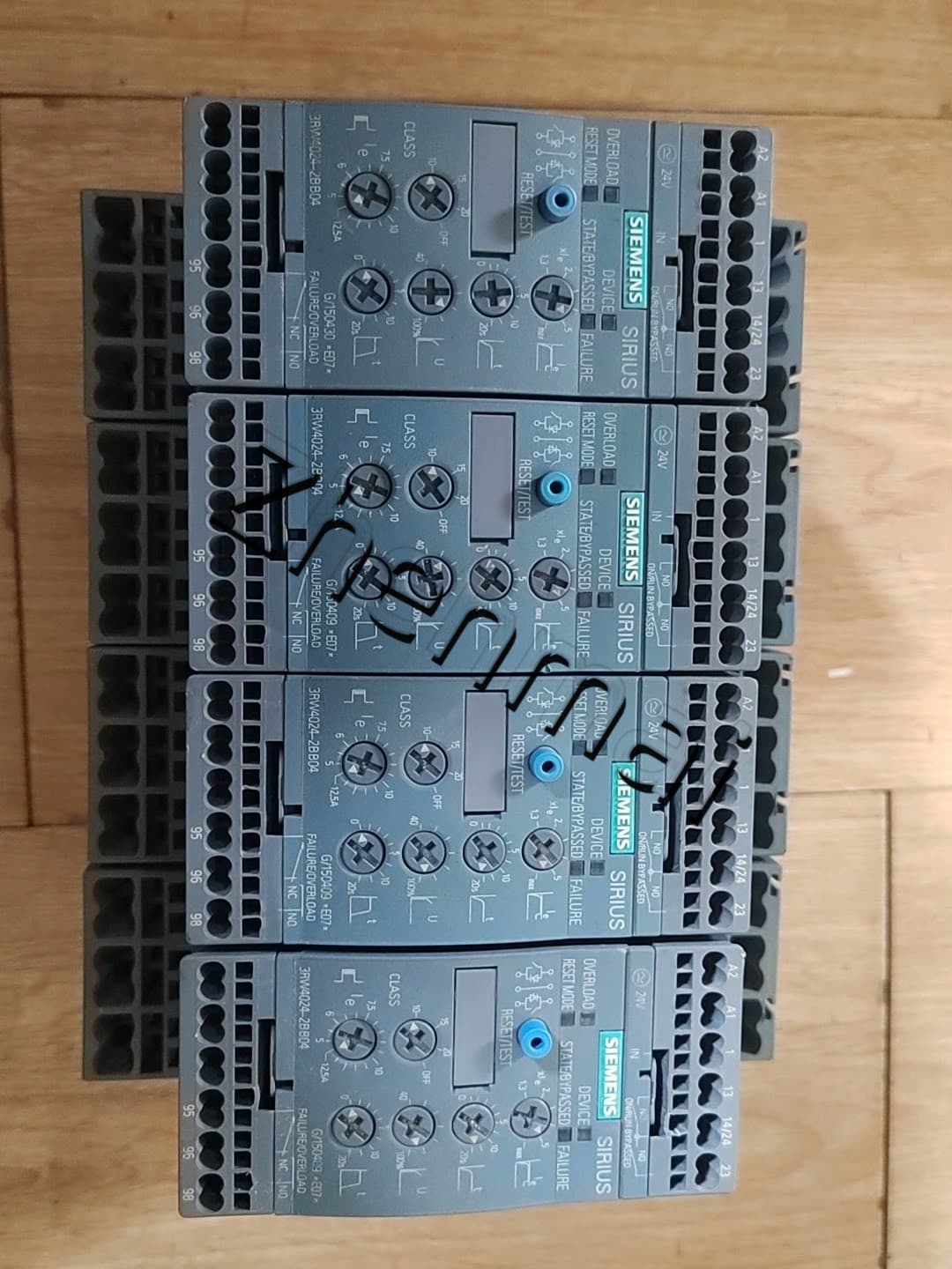 Arrancador suave Siemens 3RW4026-1BB15 nuevo, genuino y directo de fábrica ARRANCADOR SUAVE SIRIUS