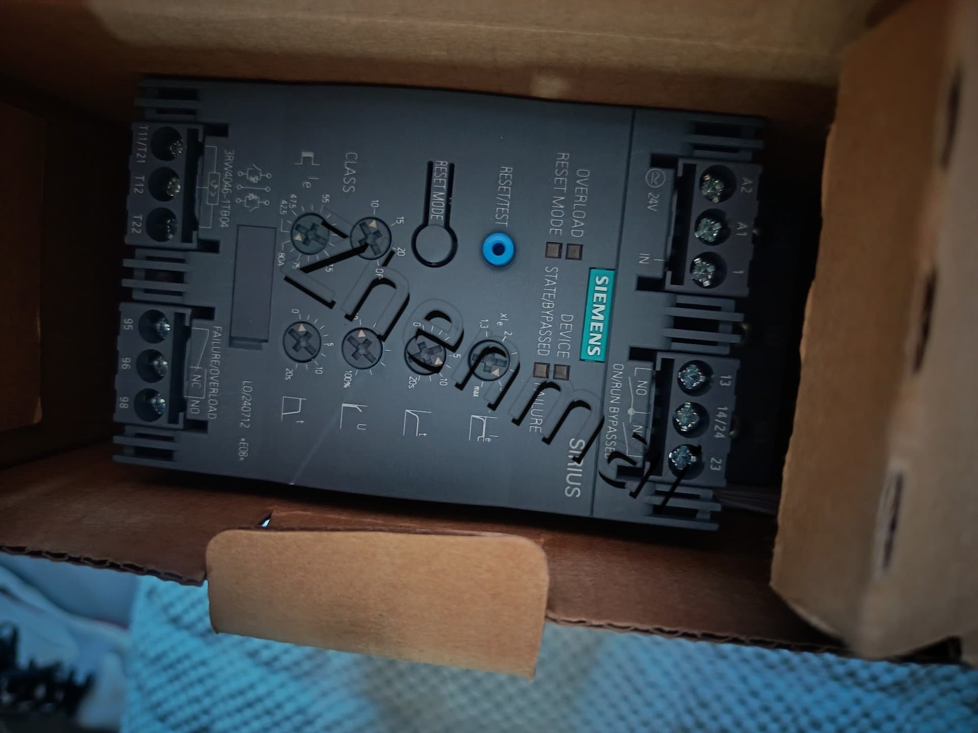 Arrancador suave Siemens 3RW4046-1TB04 nuevo, genuino y directo de fábrica ARRANCADOR SUAVE SIRIUS