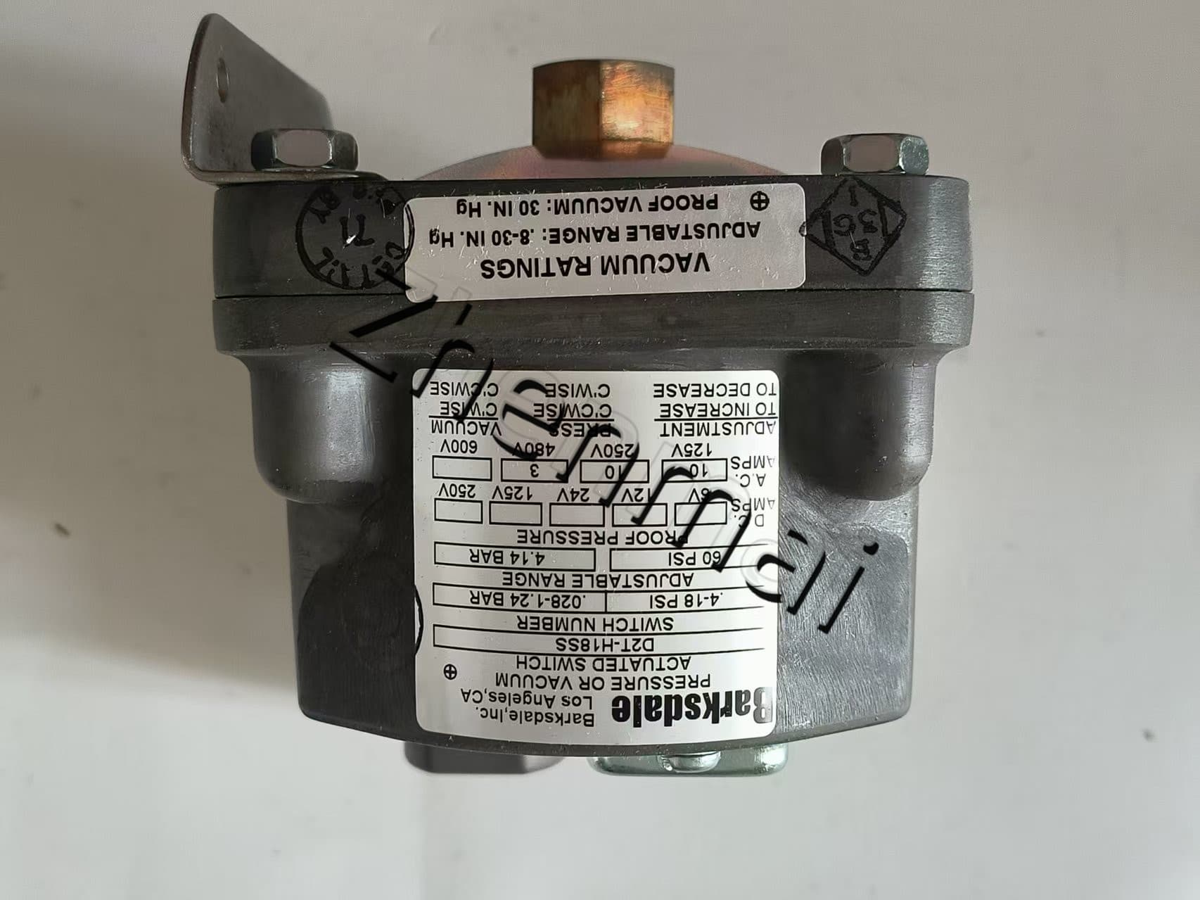 Nuevo Original Barksdale 0401-373 D2T-H18SS sensor de presión interruptor de nivel interruptor de flujo interruptor de presión envío rápido