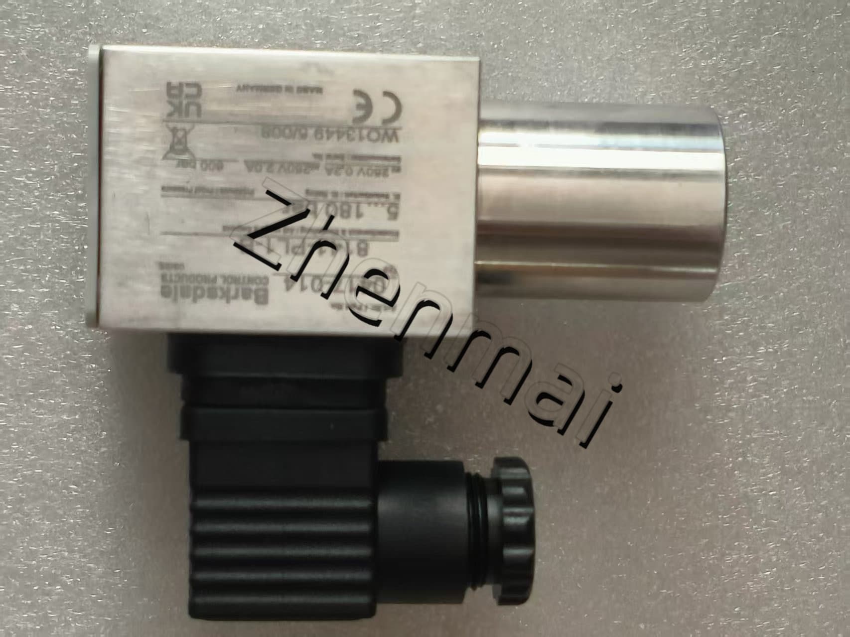 Nuevo Original Barksdale 8141-PL1-B 0417-014 sensor de presión interruptor de nivel interruptor de flujo interruptor de presión envío rápido