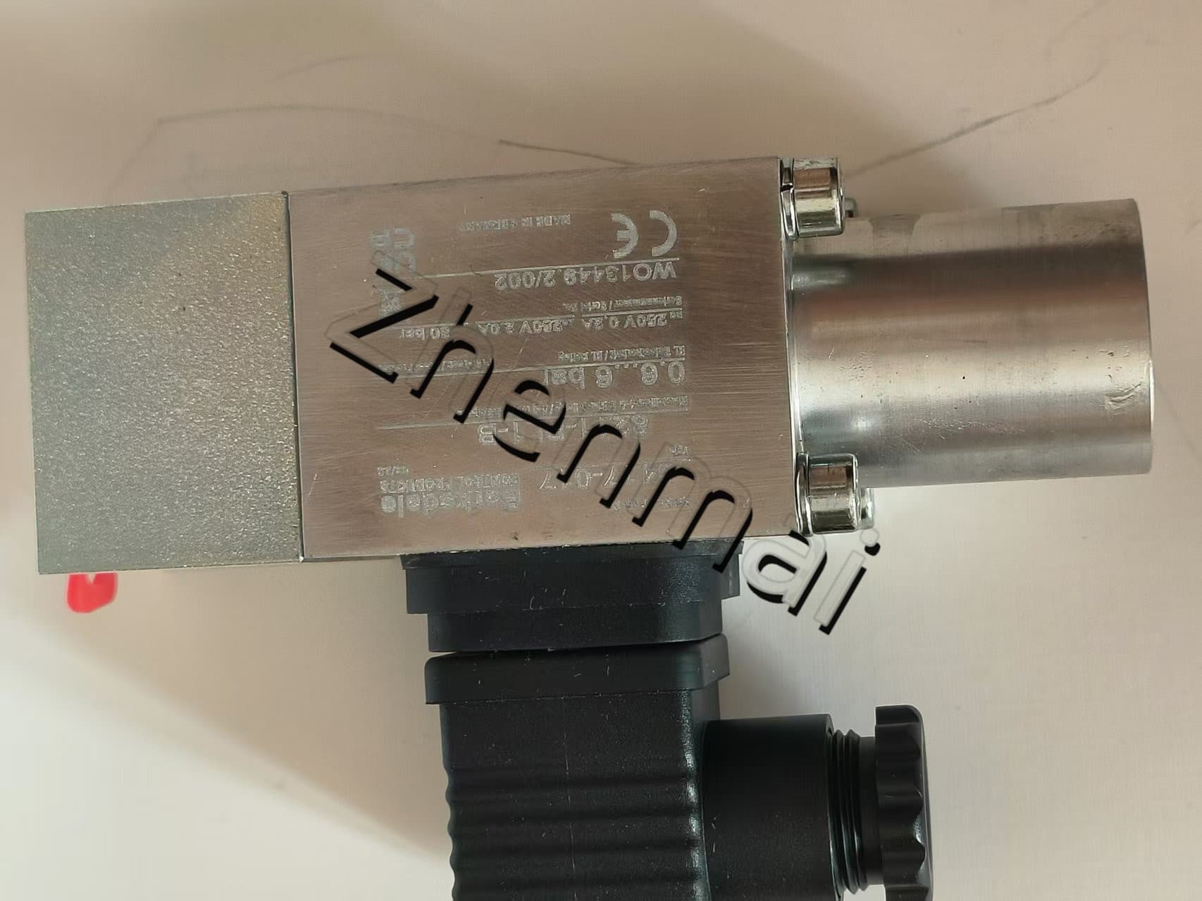 Nuevo Original Barksdale 8211-PL1-B 0417-017 sensor de presión interruptor de nivel interruptor de flujo interruptor de presión envío rápido