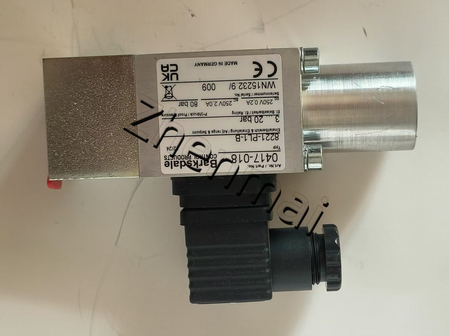 Nuevo Original Barksdale 8221-PL1-B 0417-018 sensor de presión interruptor de nivel interruptor de flujo interruptor de presión envío rápido