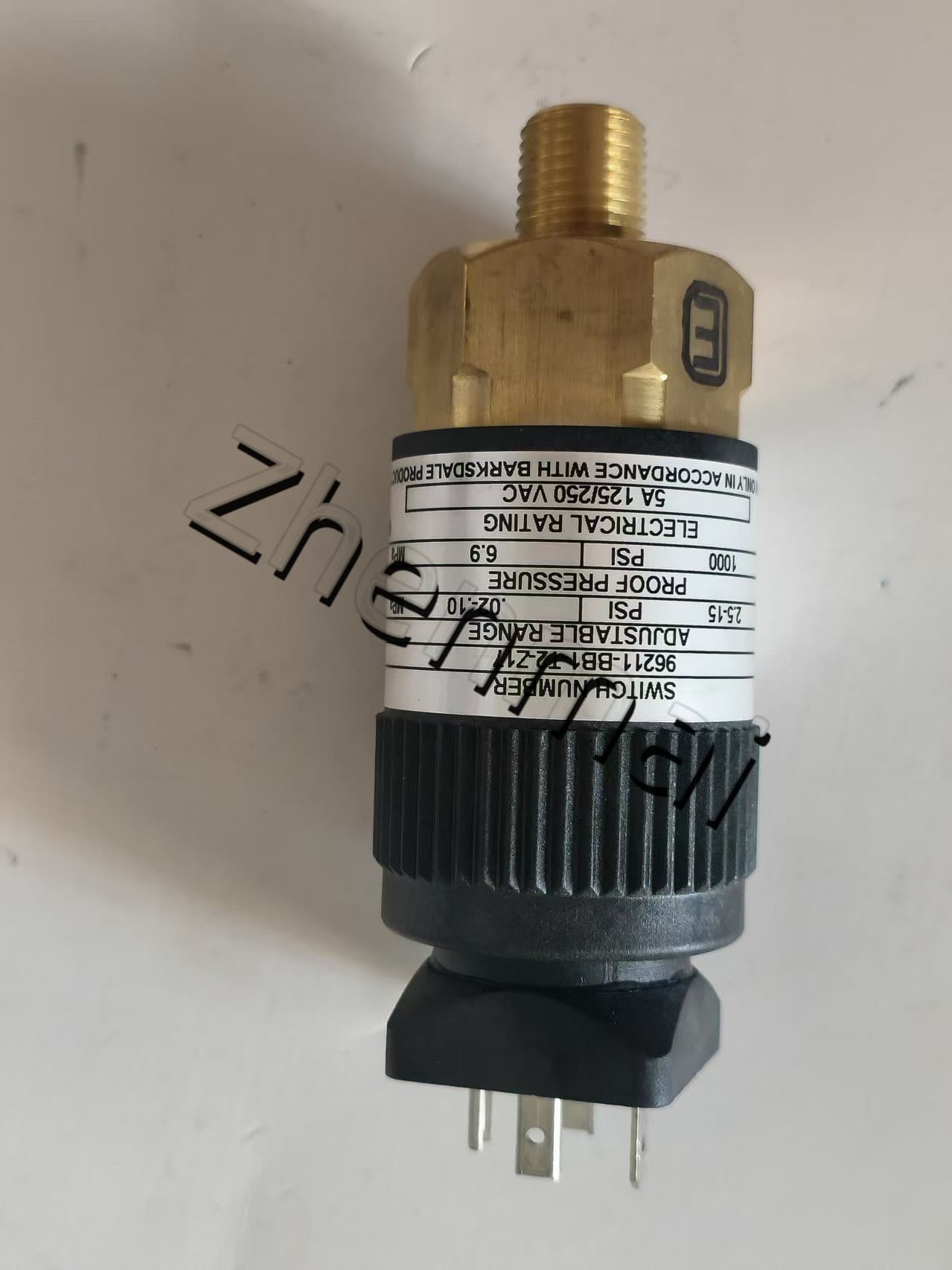 Nuevo Original Barksdale 96211-BB1-T2-Z17 sensor de presión interruptor de nivel interruptor de flujo interruptor de presión envío rápido