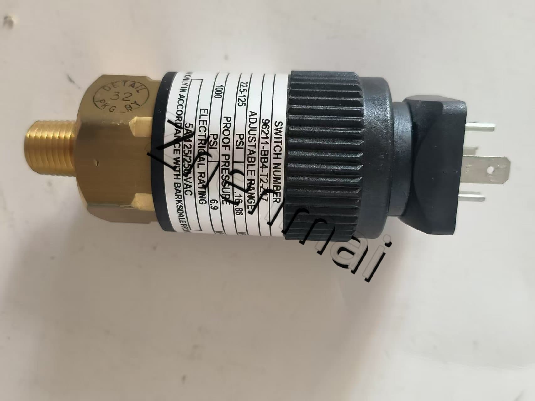 Nuevo Original Barksdale 96211-BB4-T2-Z17 sensor de presión interruptor de nivel interruptor de flujo interruptor de presión envío rápido