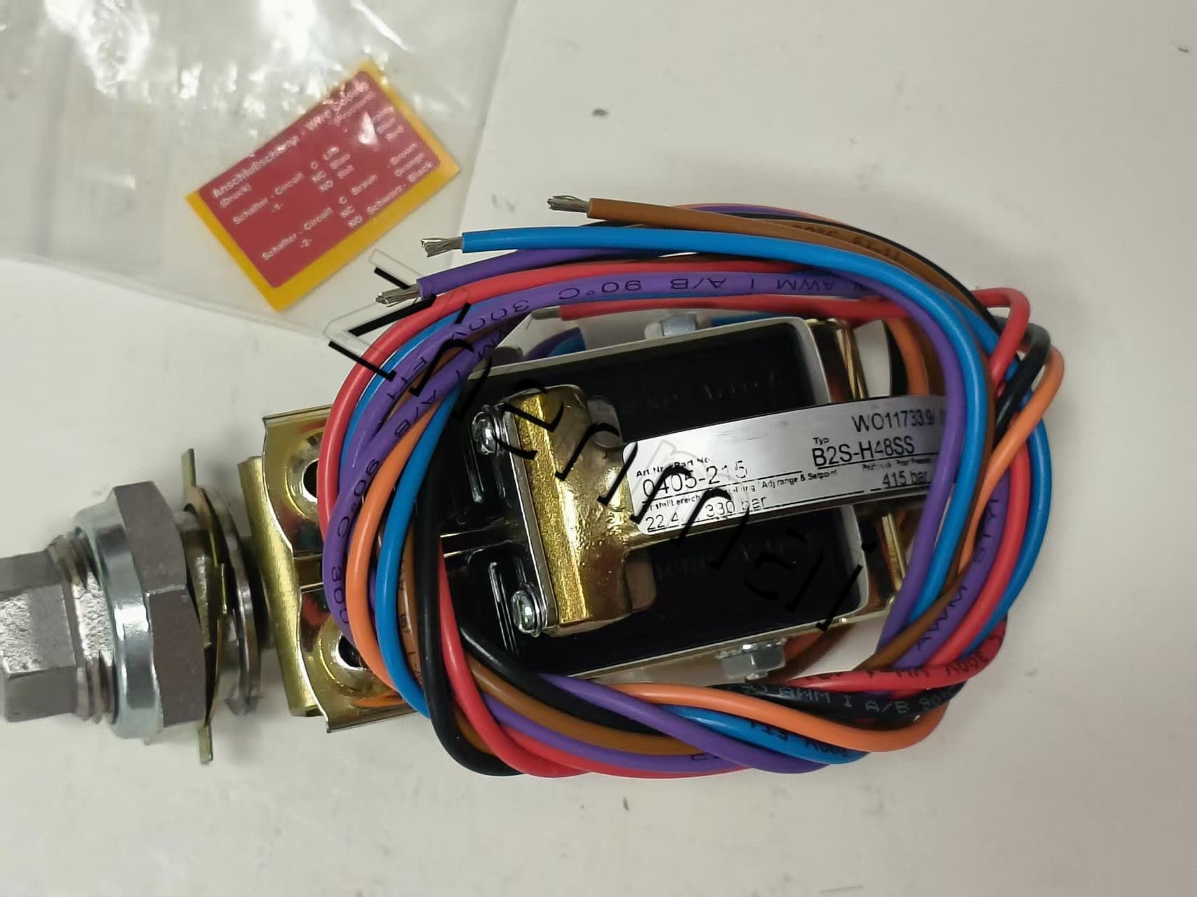 Nuevo y Original Barksdale B2S-H48SS sensor de presión interruptor de nivel interruptor de flujo interruptor de presión envío rápido