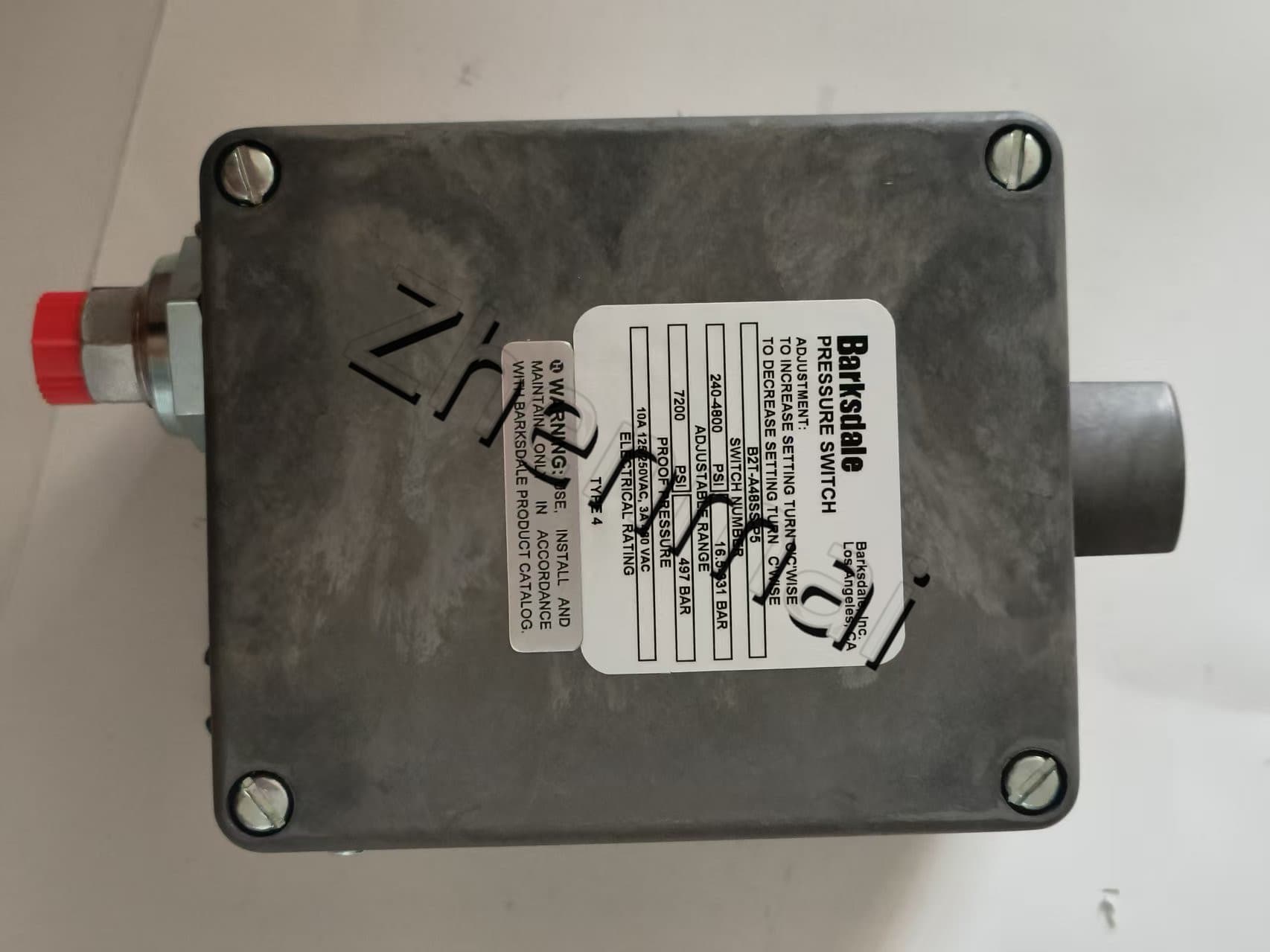 Nuevo y Original Barksdale BB2T-A48SS-P5 sensor de presión interruptor de nivel interruptor de flujo interruptor de presión envío rápido