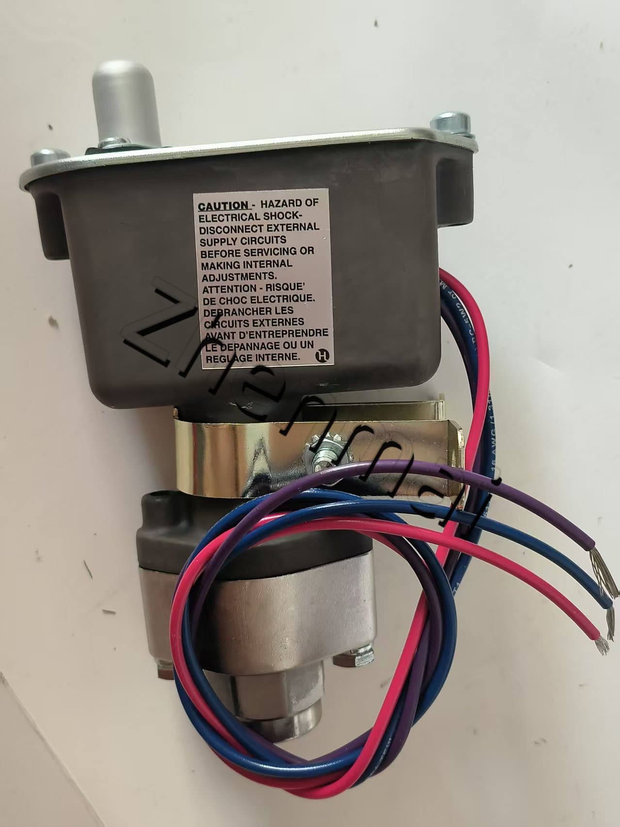 Nuevo y Original Barksdale C9612-3 sensor de presión interruptor de nivel interruptor de flujo interruptor de presión envío rápido