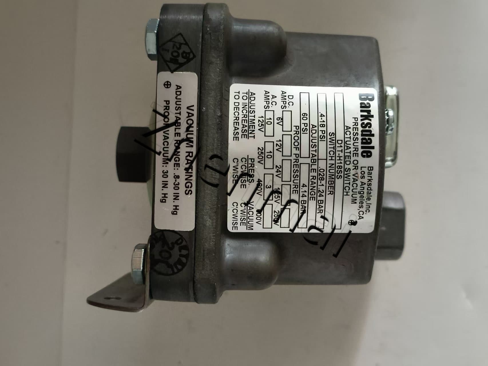 Nuevo y Original Barksdale D1T-H18SS sensor de presión interruptor de nivel interruptor de flujo interruptor de presión envío rápido