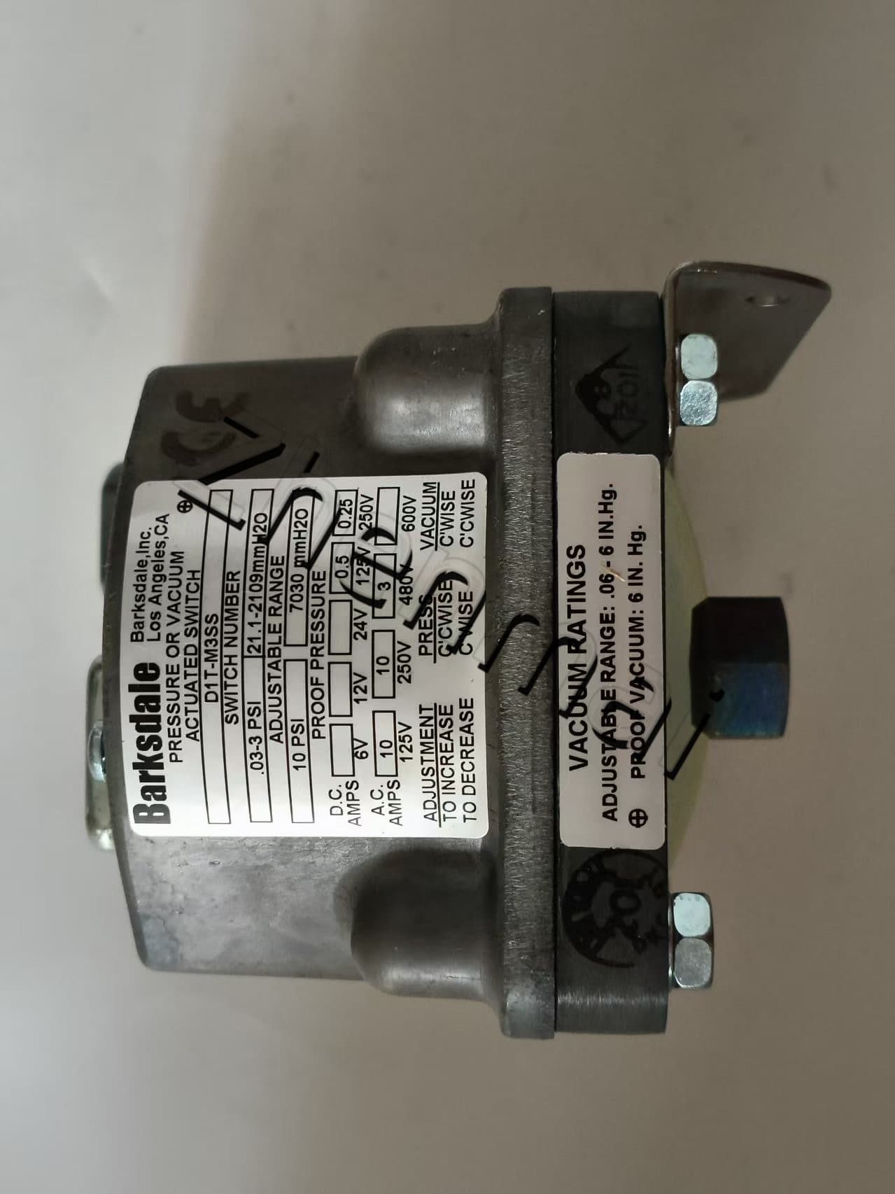 Nuevo y Original Barksdale D1T-M3SS sensor de presión interruptor de nivel interruptor de flujo interruptor de presión envío rápido