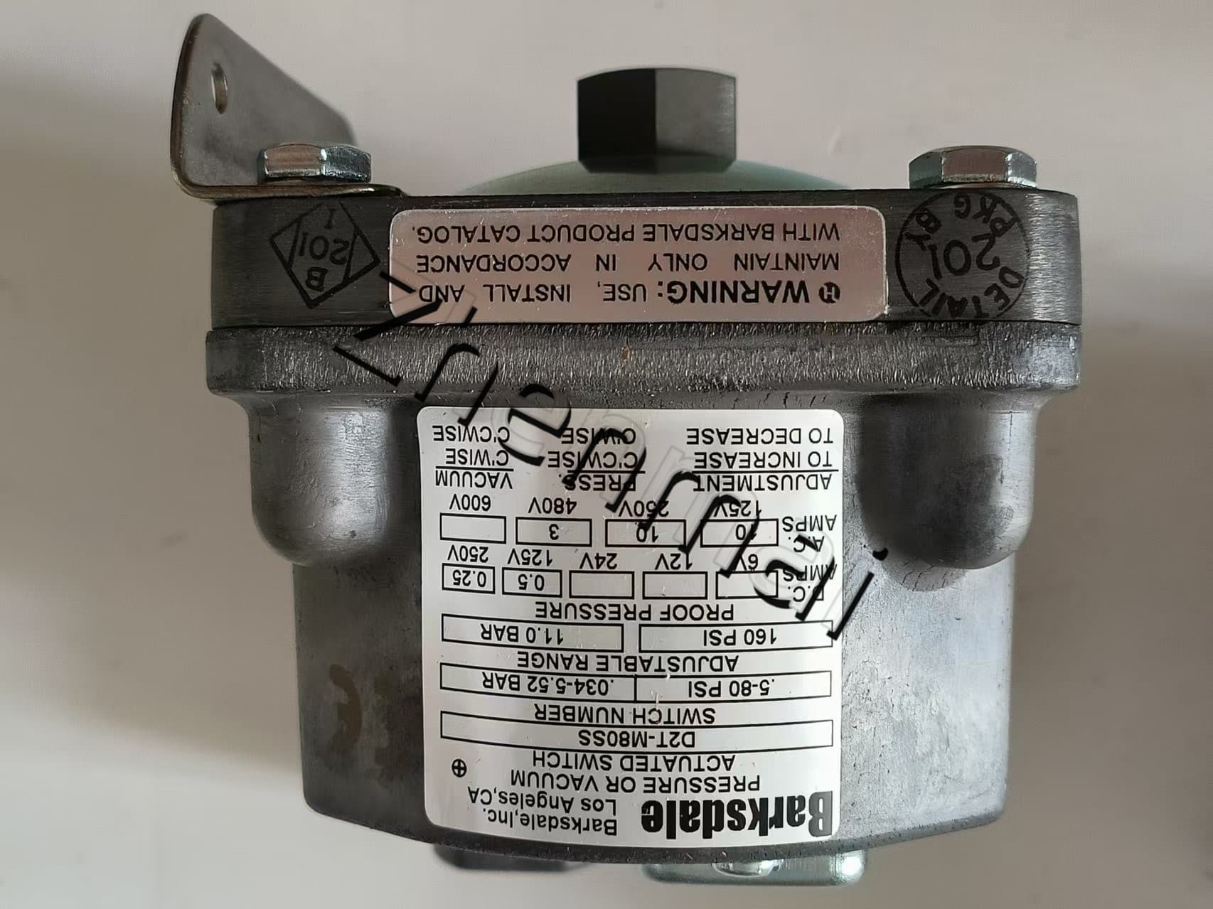 Nuevo y Original Barksdale D2T-M80SS sensor de presión interruptor de nivel interruptor de flujo interruptor de presión envío rápido