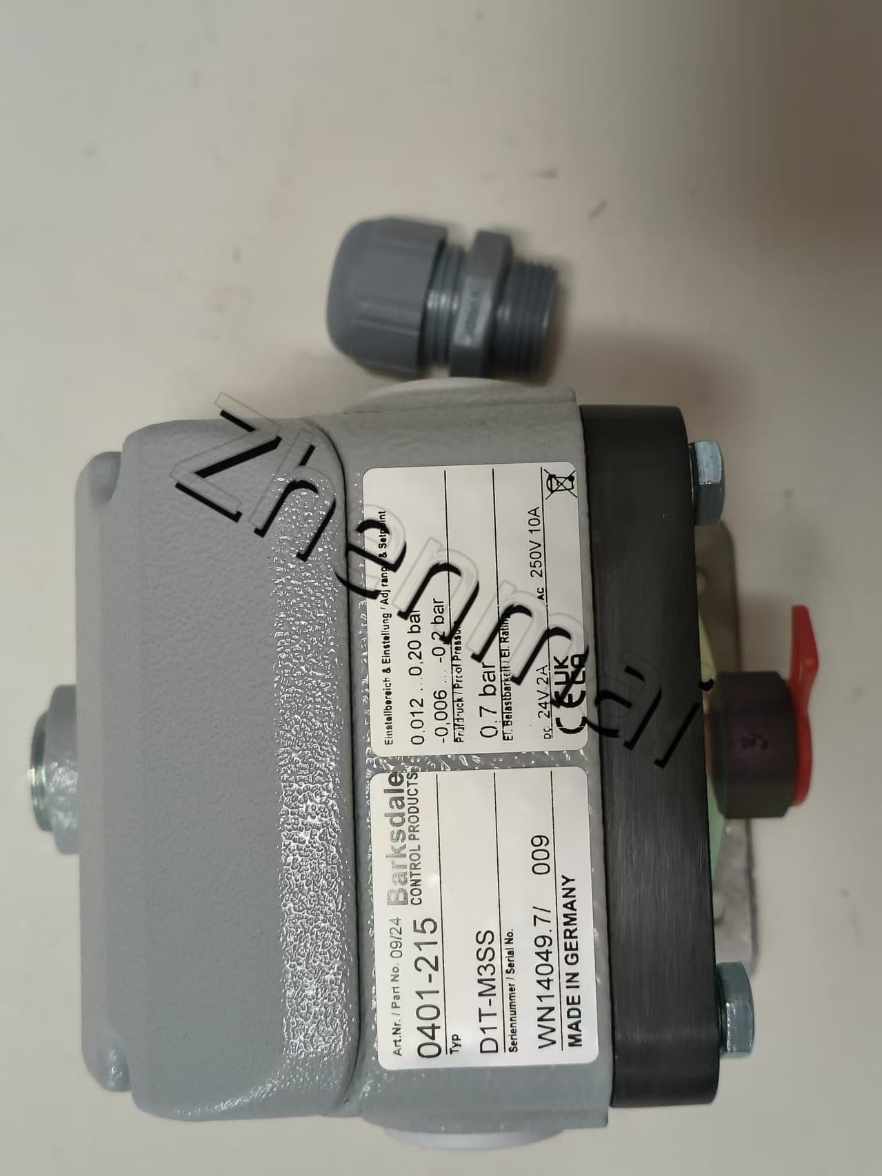 Nuevo Original Barksdale DD1T-M3SS 0401-215 sensor de presión interruptor de nivel interruptor de flujo interruptor de presión envío rápido