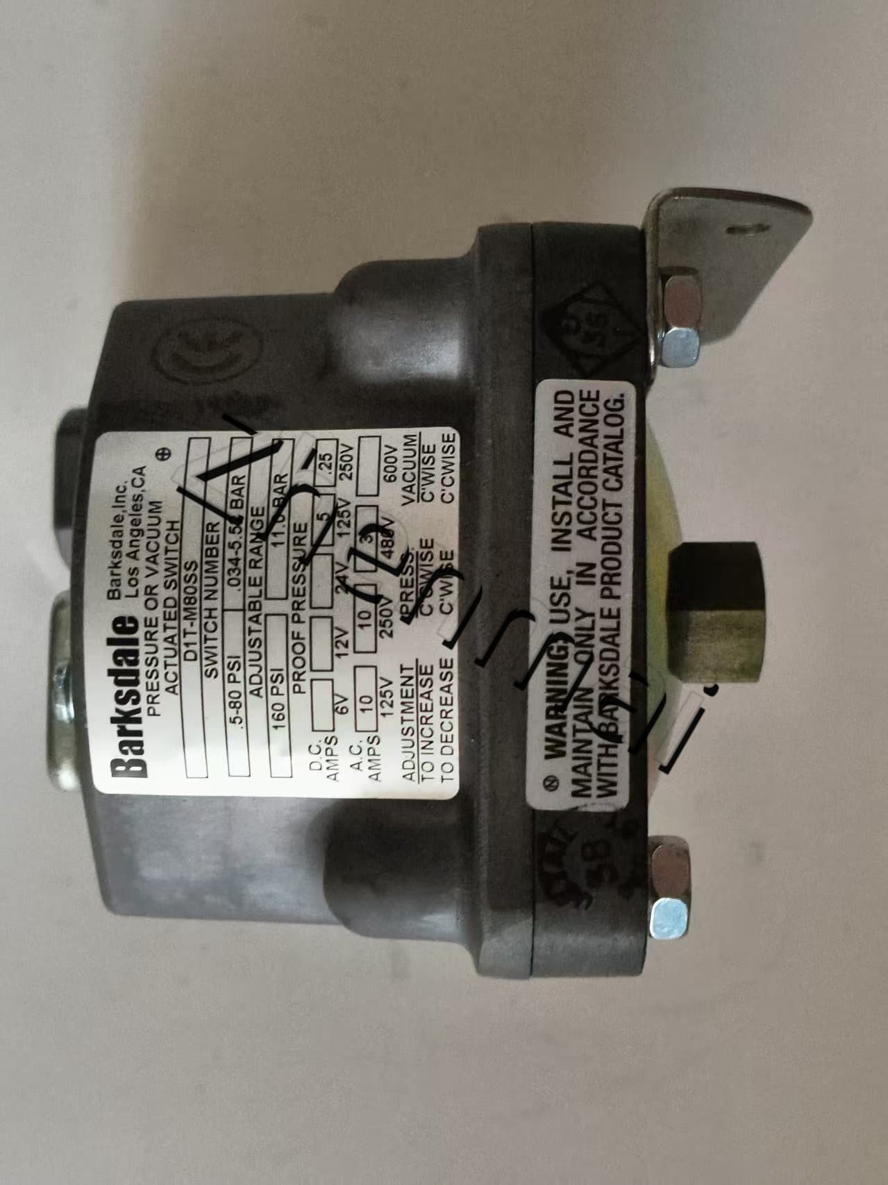 Nuevo y Original Barksdale DD1T-M80SS sensor de presión interruptor de nivel interruptor de flujo interruptor de presión envío rápido