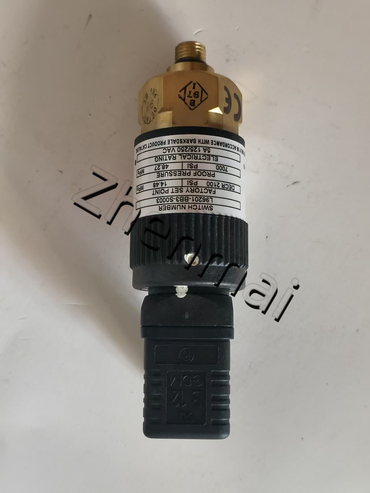 Nuevo y Original Barksdale L96201-BB3-S0003 sensor de presión interruptor de nivel interruptor de flujo interruptor de presión envío rápido