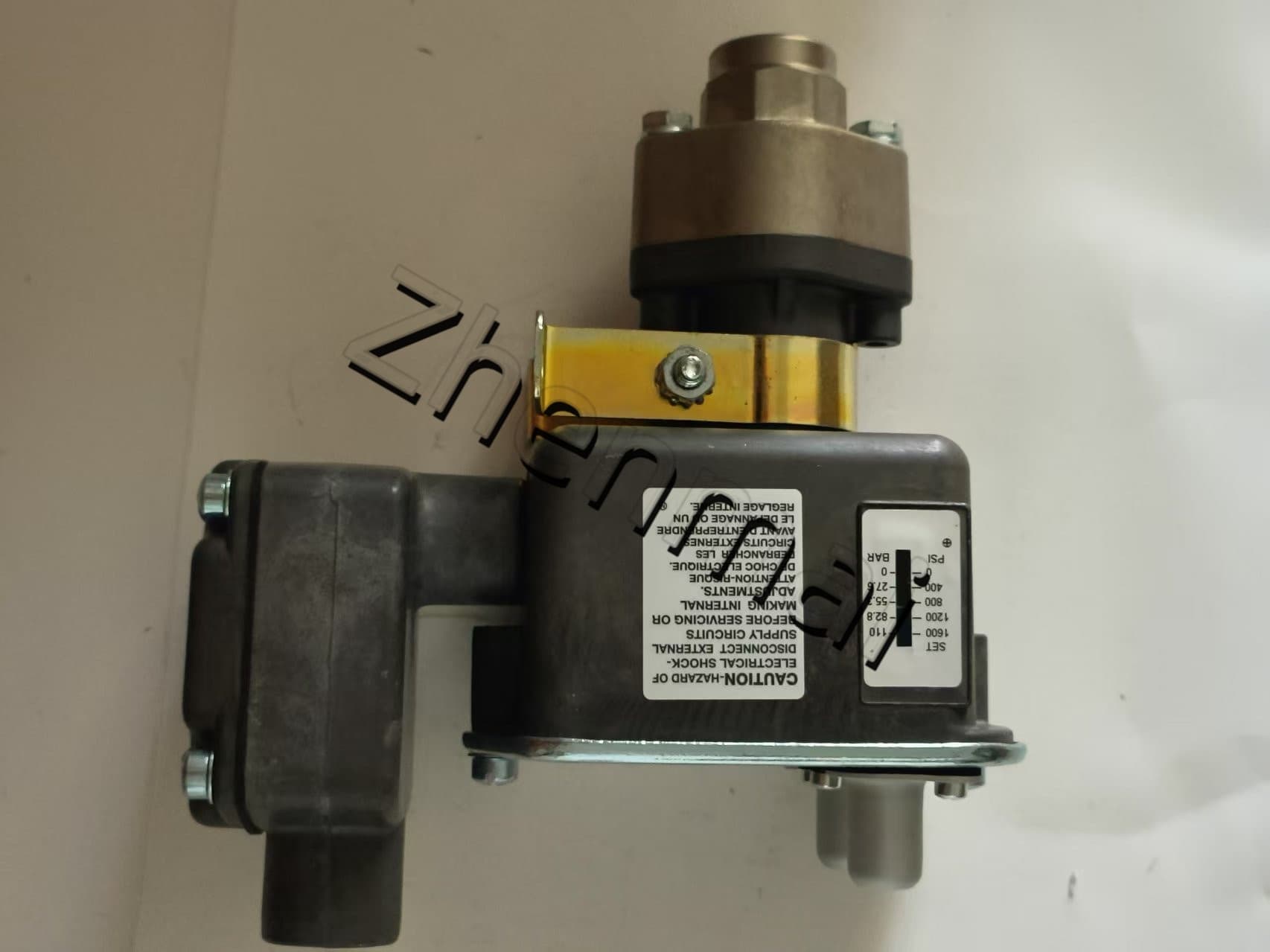 Nuevo y Original Barksdale TC9622-2 sensor de presión interruptor de nivel interruptor de flujo interruptor de presión envío rápido