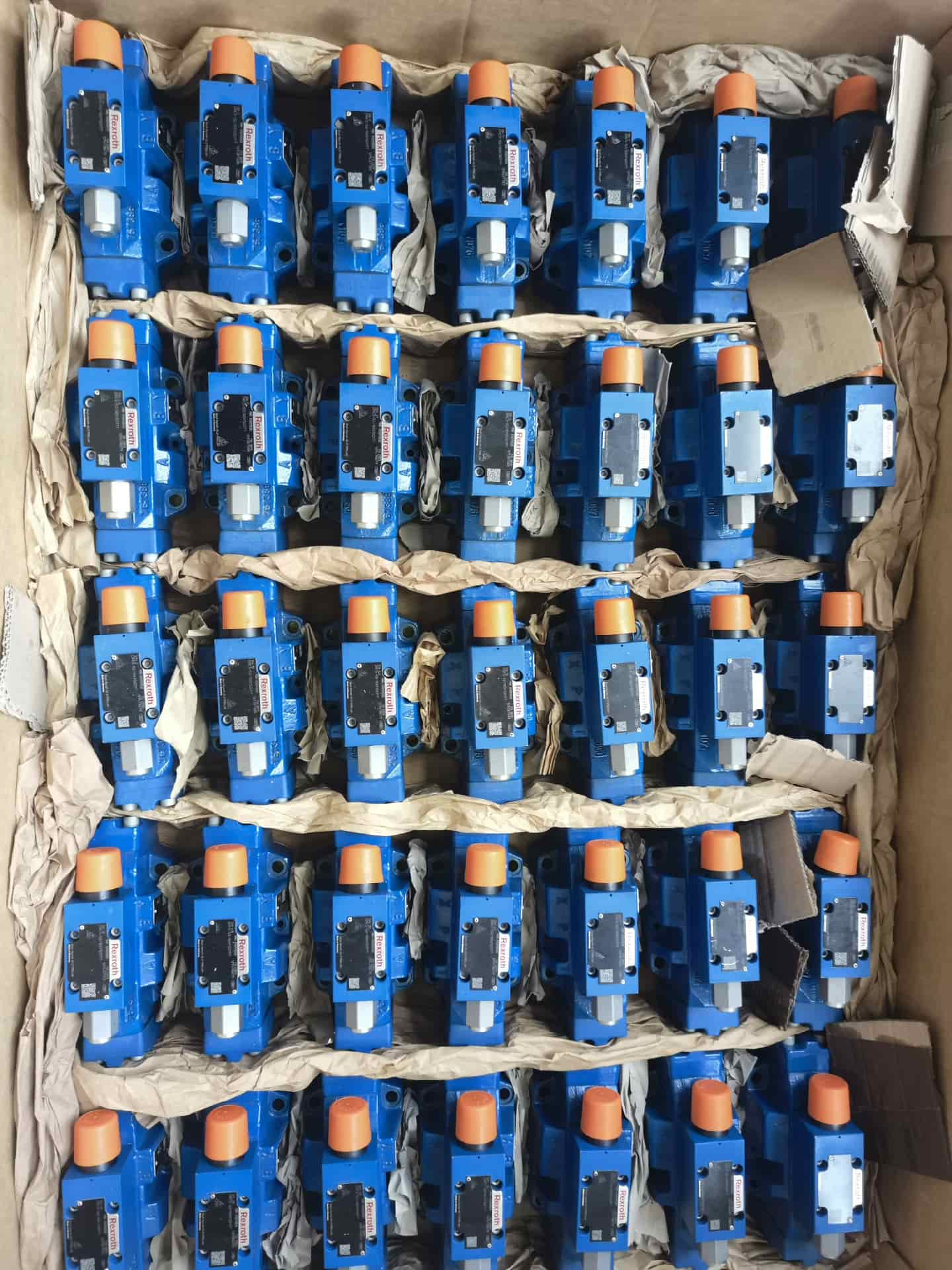 Servoaccionamiento Bosch Rexroth Original, válvula reductora de presión, servomotor 4WREE10E75-2X/G24K31/F1V, envío rápido