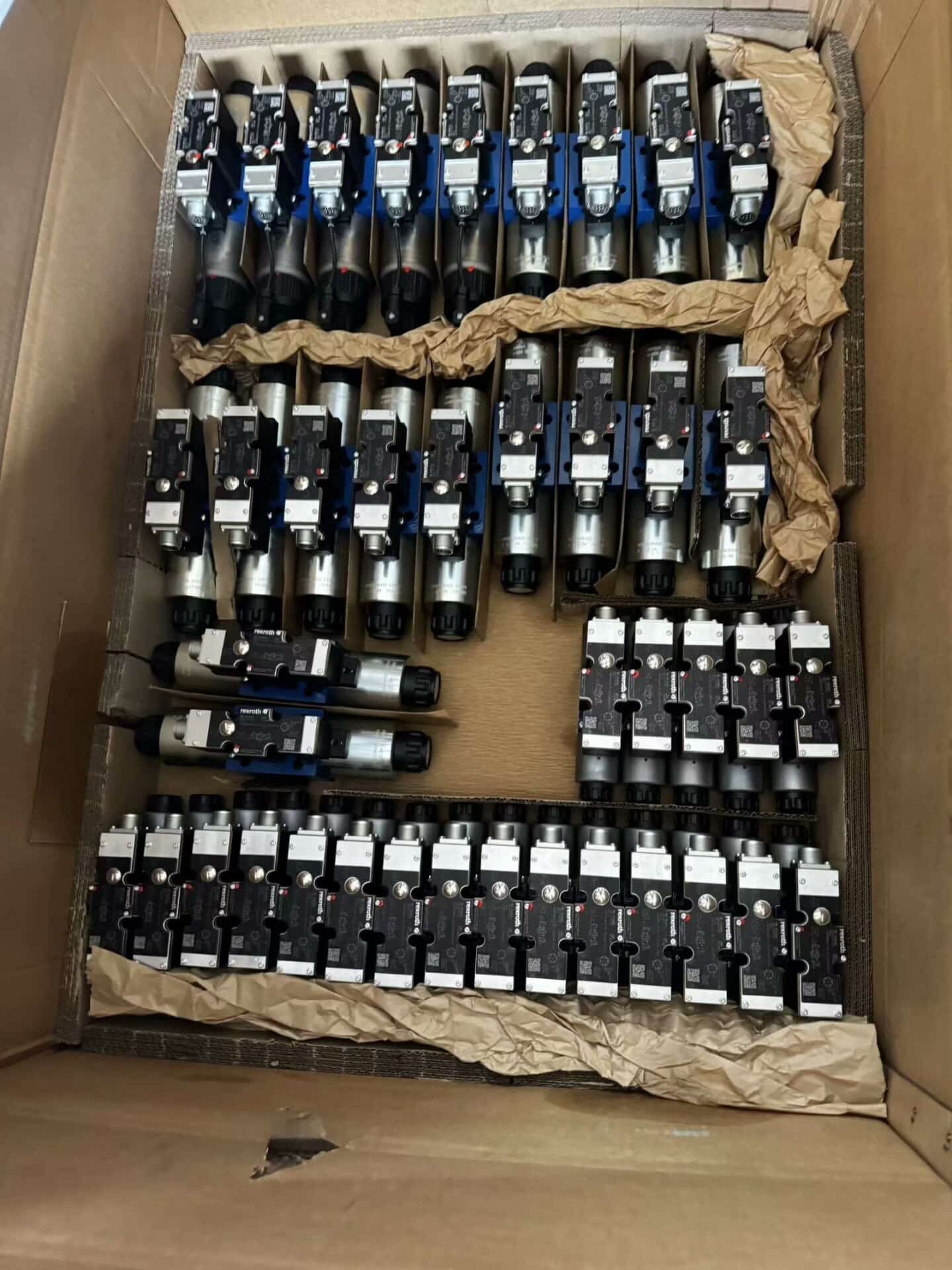 Servoaccionamiento Bosch Rexroth Original, válvula proporcional 3DREME16P-7X/250YG24K31F1V, servomotor, envío rápido