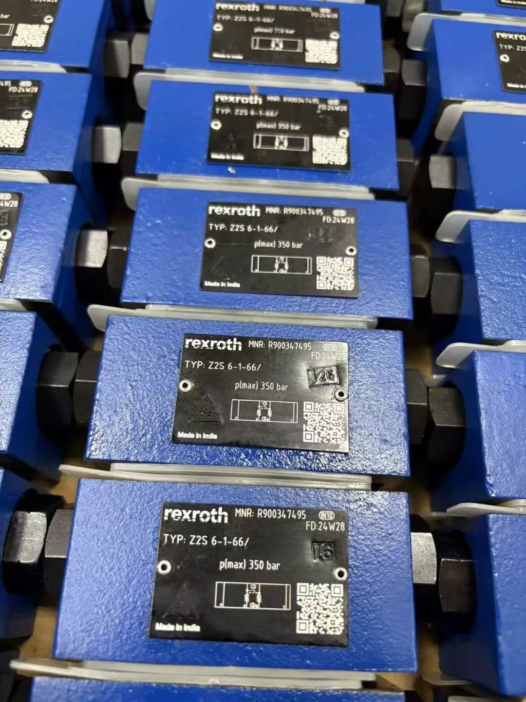 Servoaccionamiento Bosch Rexroth Original, válvula proporcional 4WRA6W30-2X/G24K4/V, servomotor, envío rápido