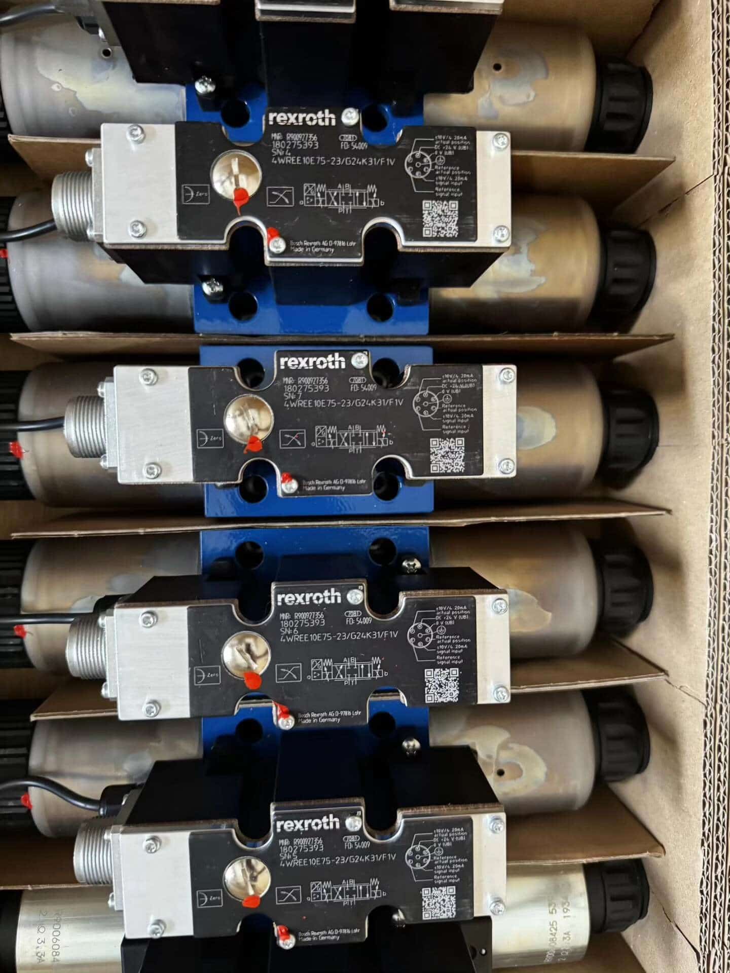 Servoaccionamiento Bosch Rexroth Original, válvula proporcional 4WRTE10V1-50L-4X/6EG24ETK31/A1M, servomotor, envío rápido