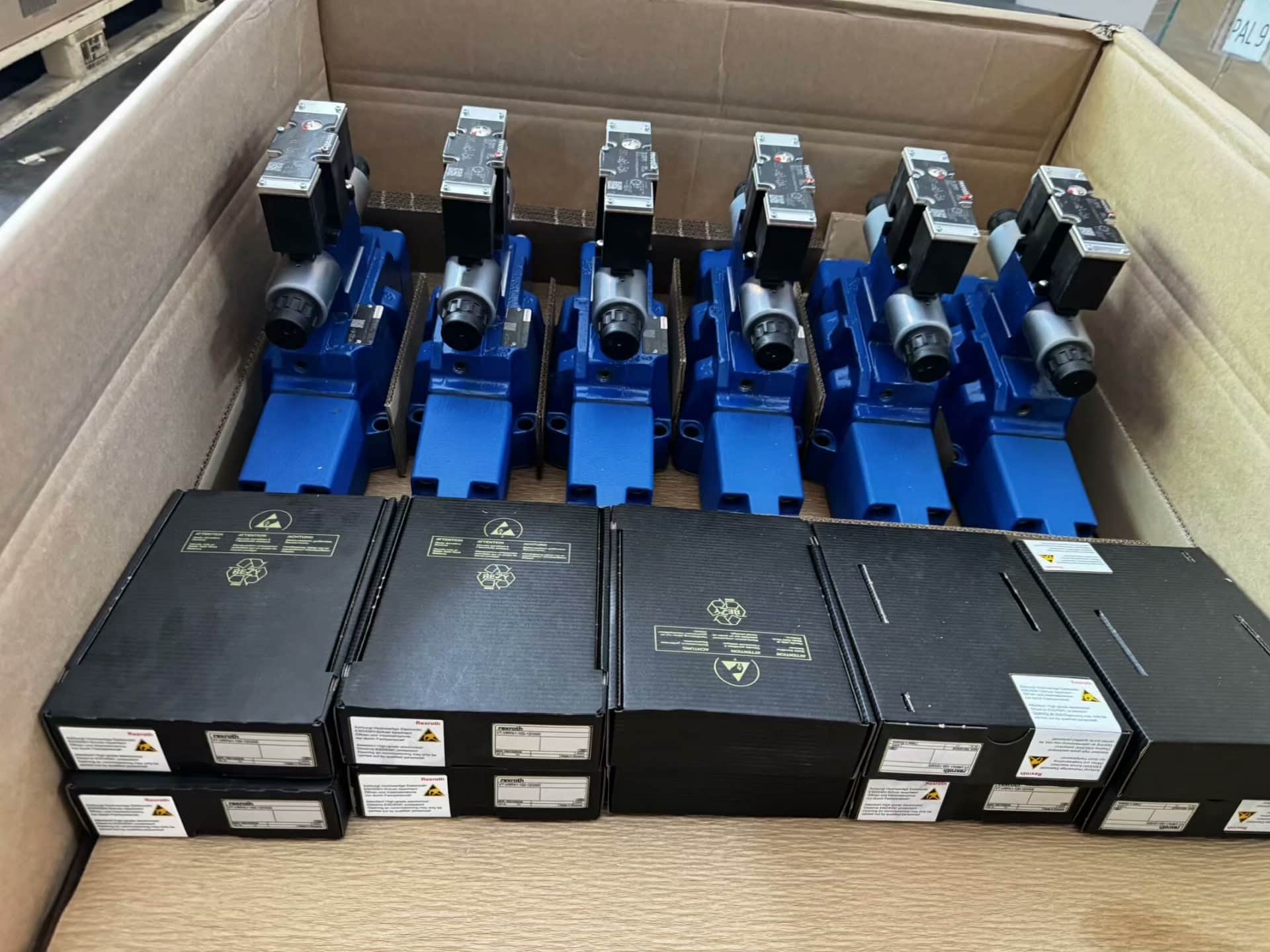Servoaccionamiento Bosch Rexroth Original, válvula proporcional ZDREE6VP2-1X/210MG24K24F1M, servomotor, envío rápido