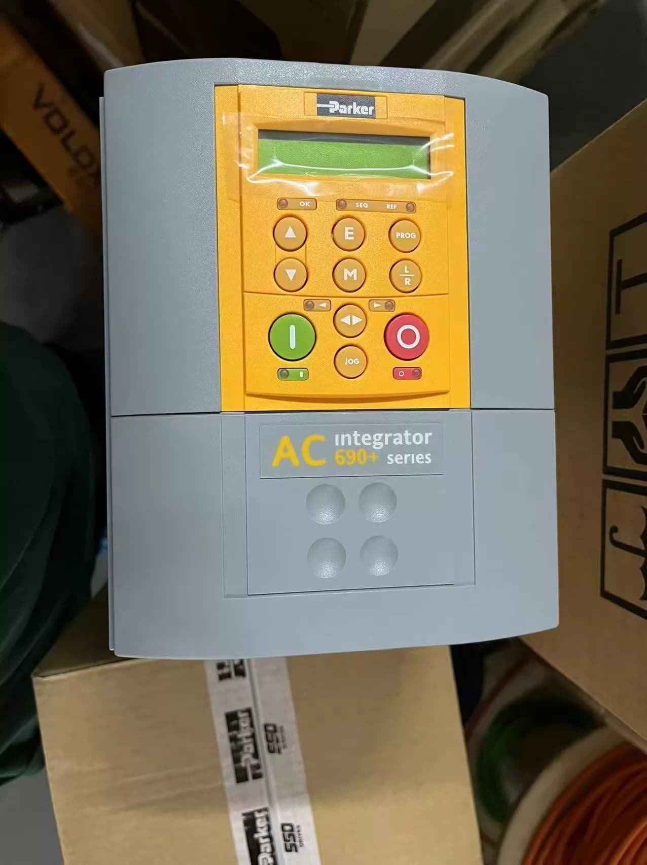 Nuevo y original Parker 690-431550B0-B00P00-A400 Servoaccionamientos de frecuencia variable servomotores controladores Envío rápido