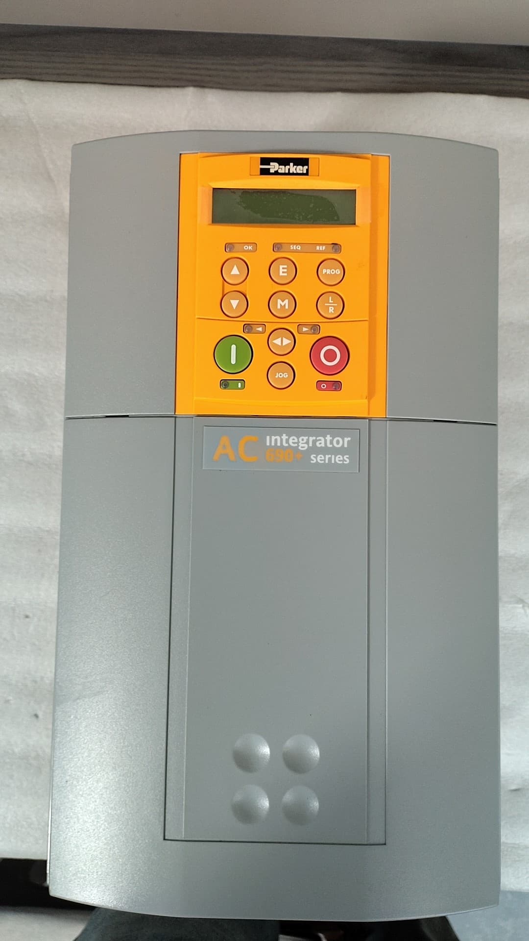 Nuevo y original Parker 690-432230C0-B00P00-A400 Servoaccionamientos de frecuencia variable servomotores controladores Envío rápido