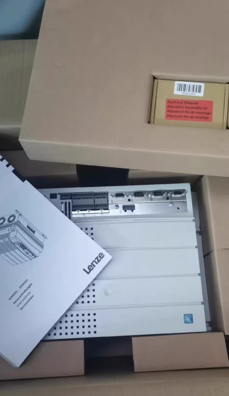 Nuevo y genuino módulo de E/S industrial Lenze E82ZAFP00 FedEx DHL envío rápido