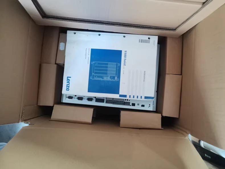 Nuevo y genuino módulo de E/S industrial Lenze E94AMSE0074 FedEx DHL envío rápido