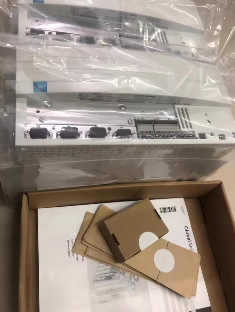 Nuevo y genuino módulo de E/S industrial Lenze ECSEP008C4B FedEx DHL envío rápido